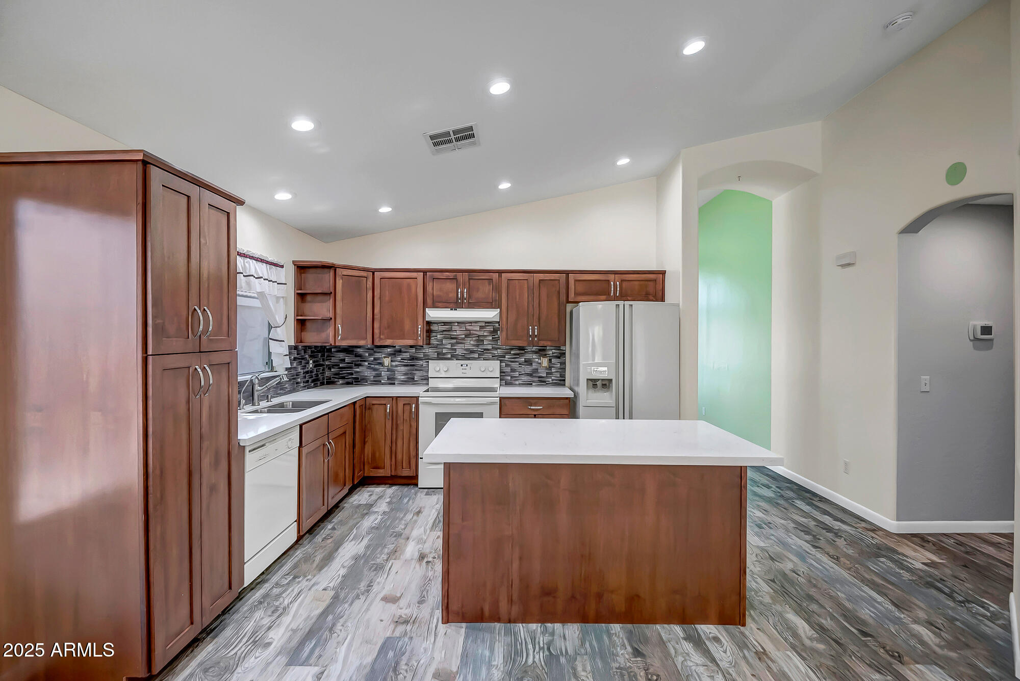 13416 W VENTURA Street