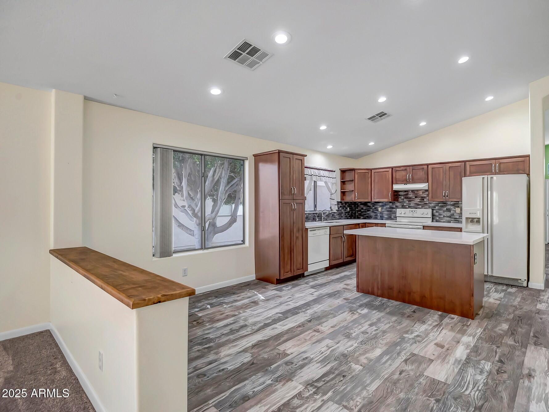 13416 W VENTURA Street