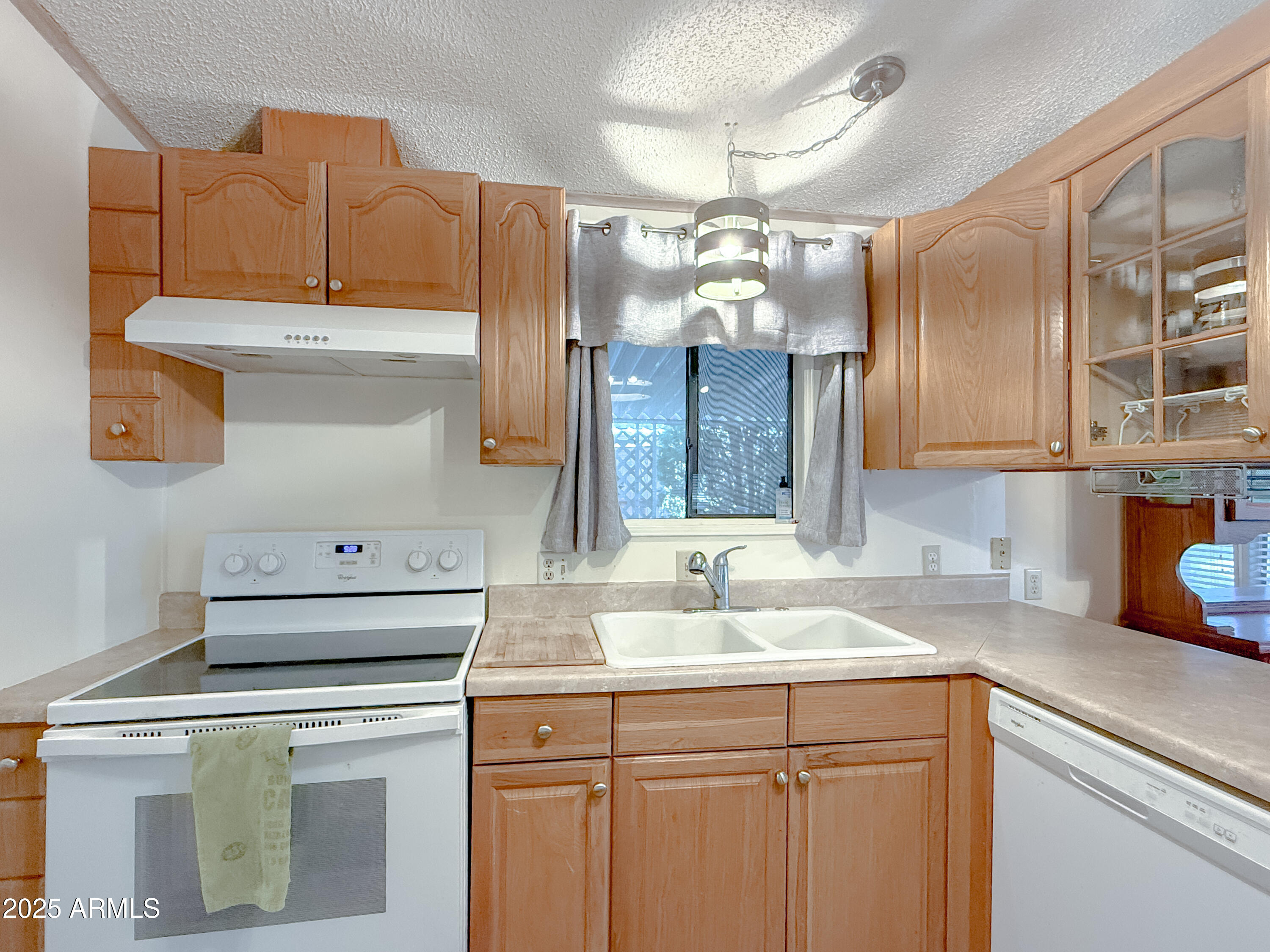 8600 E Broadway Road, 88