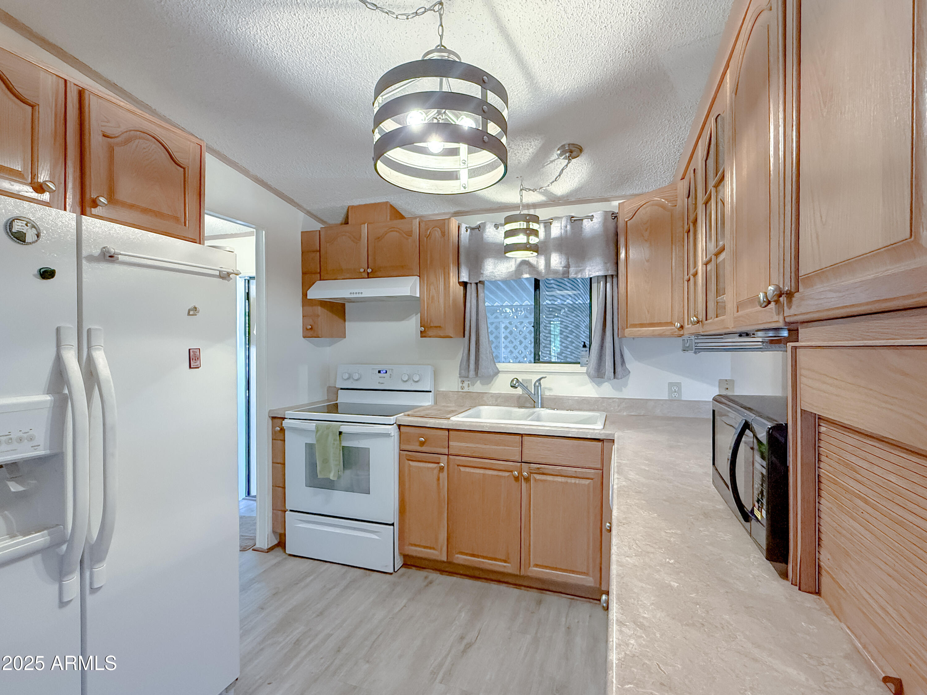 8600 E Broadway Road, 88