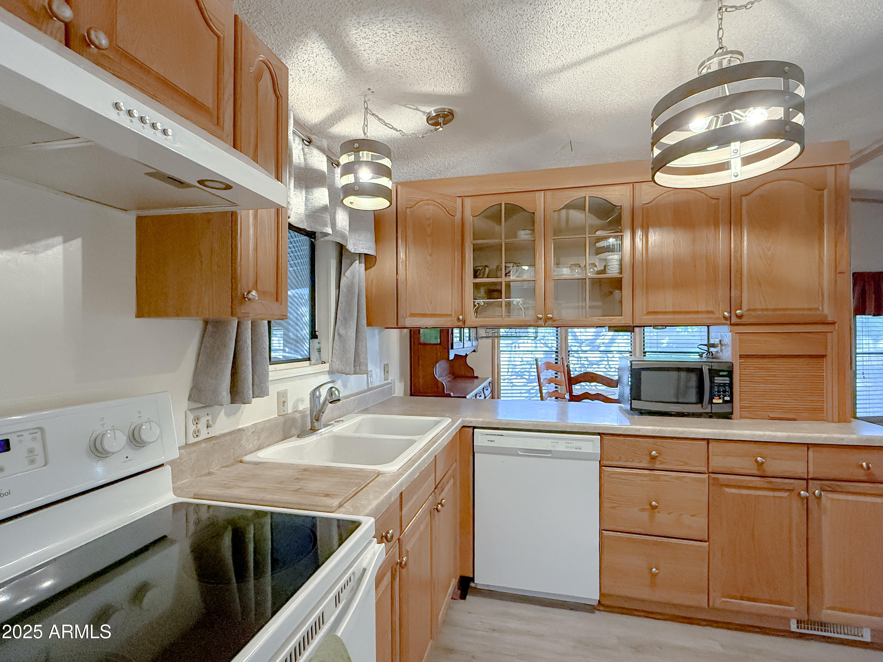 8600 E Broadway Road, 88