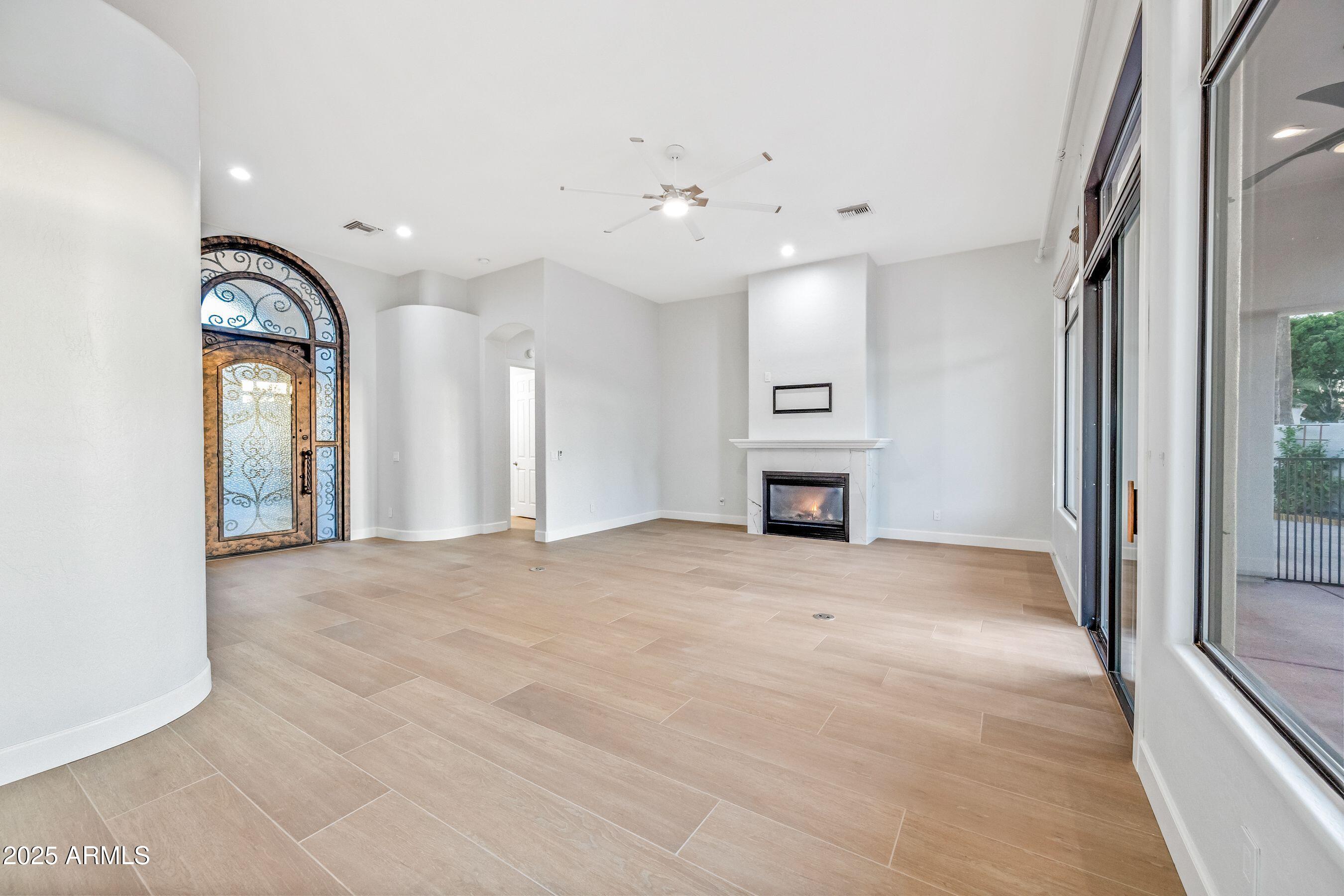 1724 W BLUE RIDGE Way