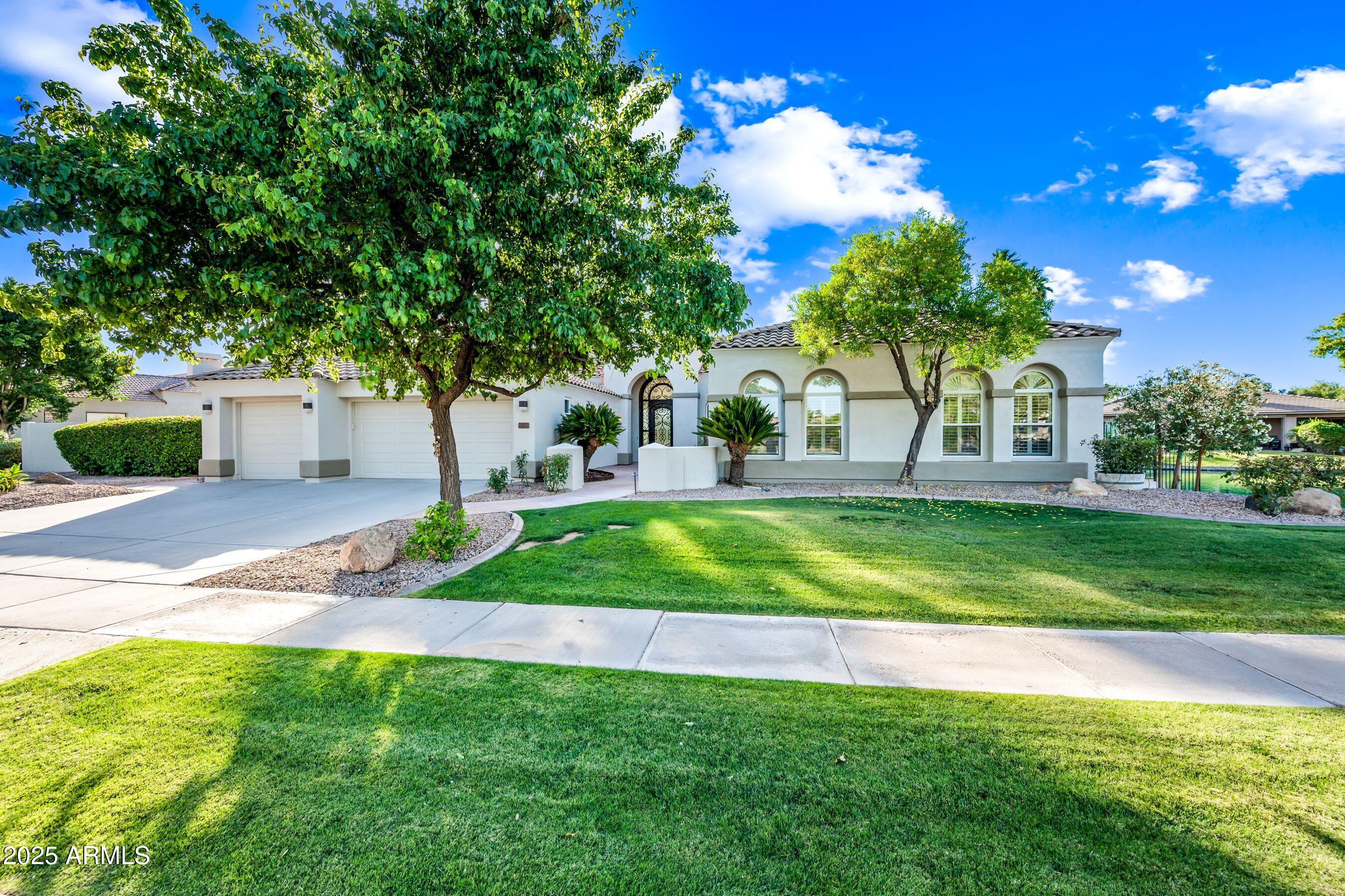 1724 W BLUE RIDGE Way