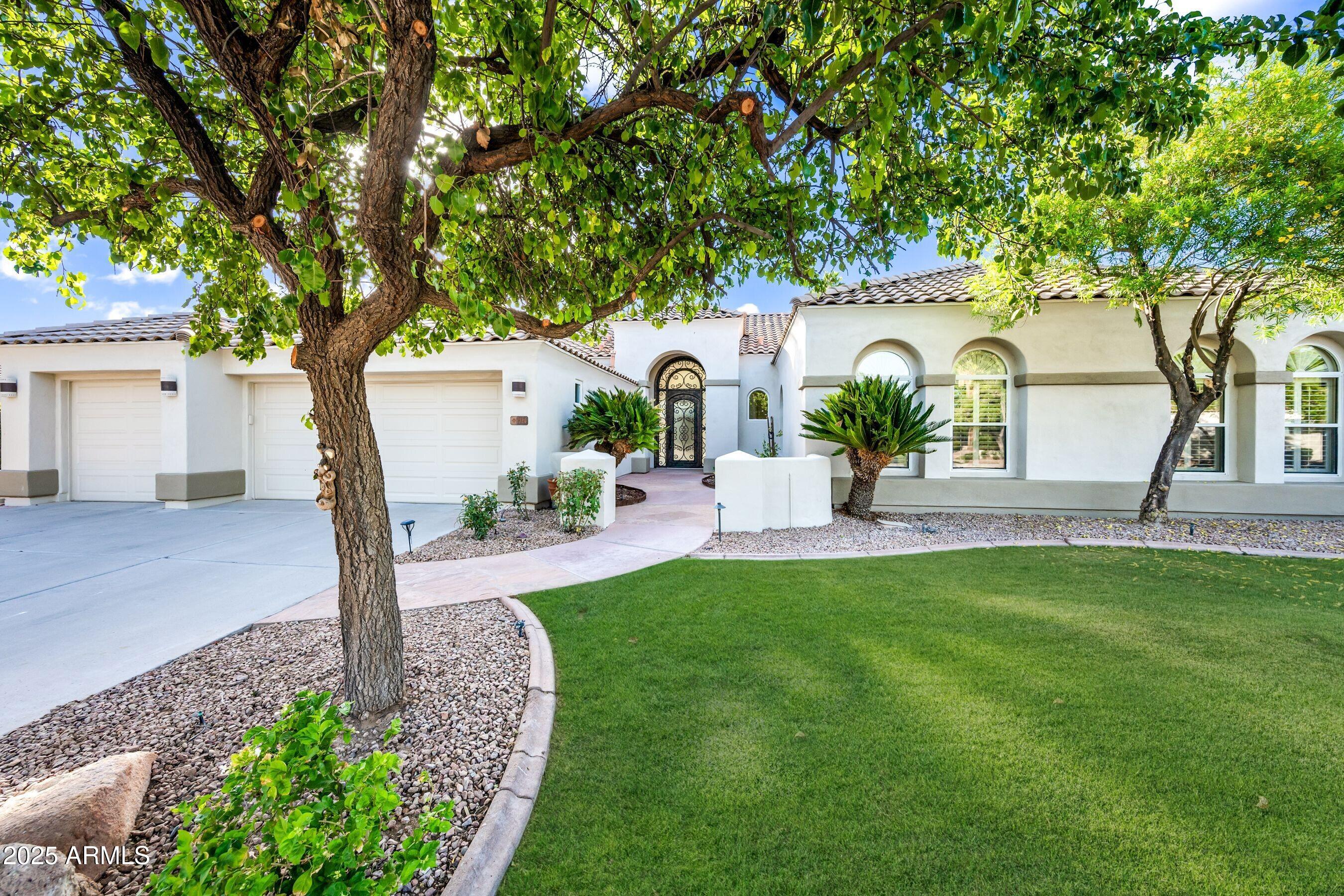 1724 W BLUE RIDGE Way