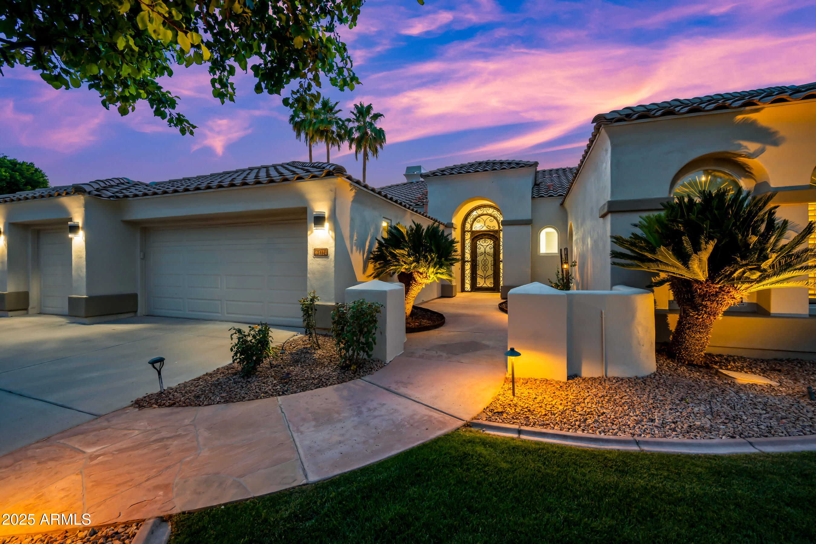 1724 W BLUE RIDGE Way