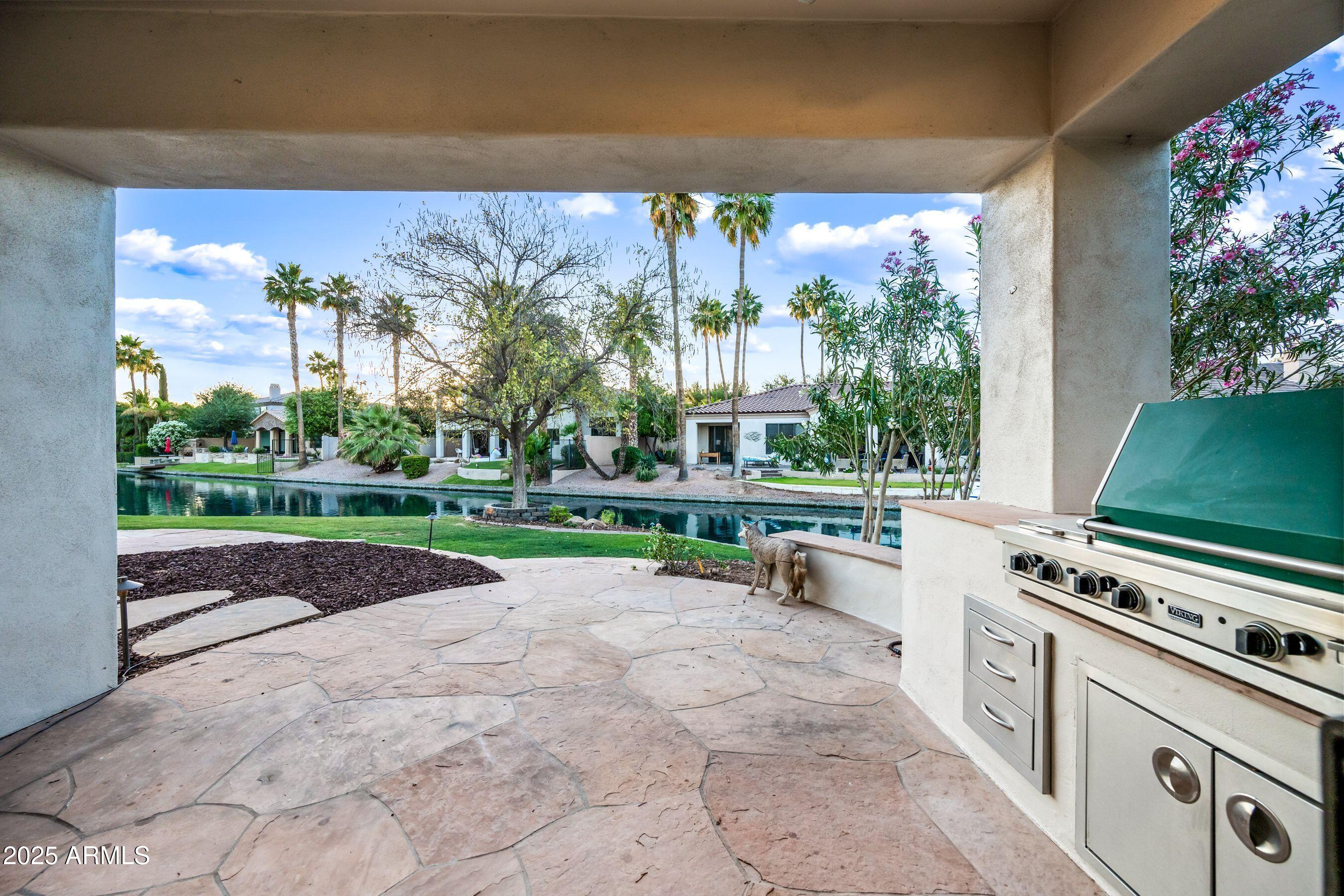 1724 W BLUE RIDGE Way