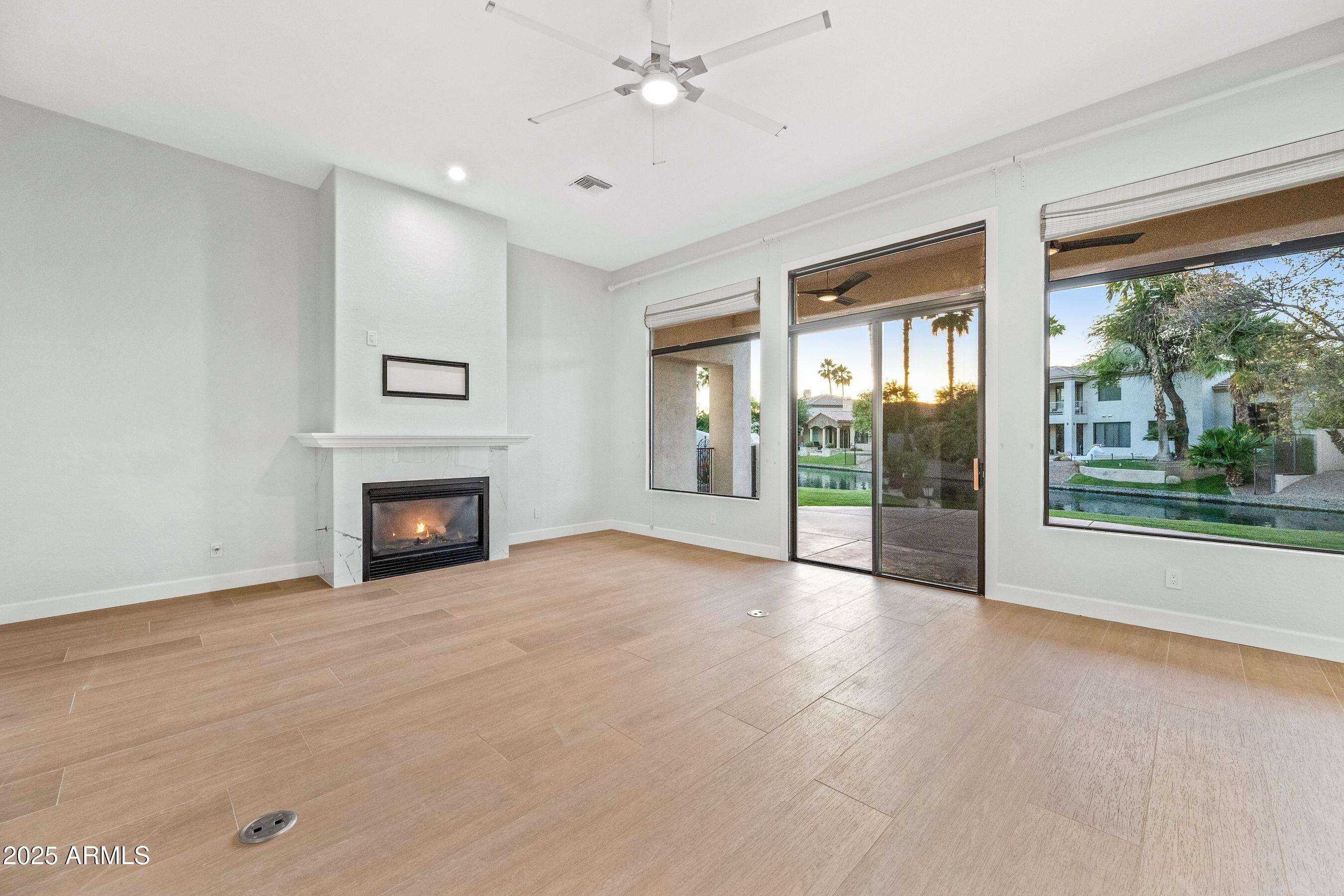 1724 W BLUE RIDGE Way