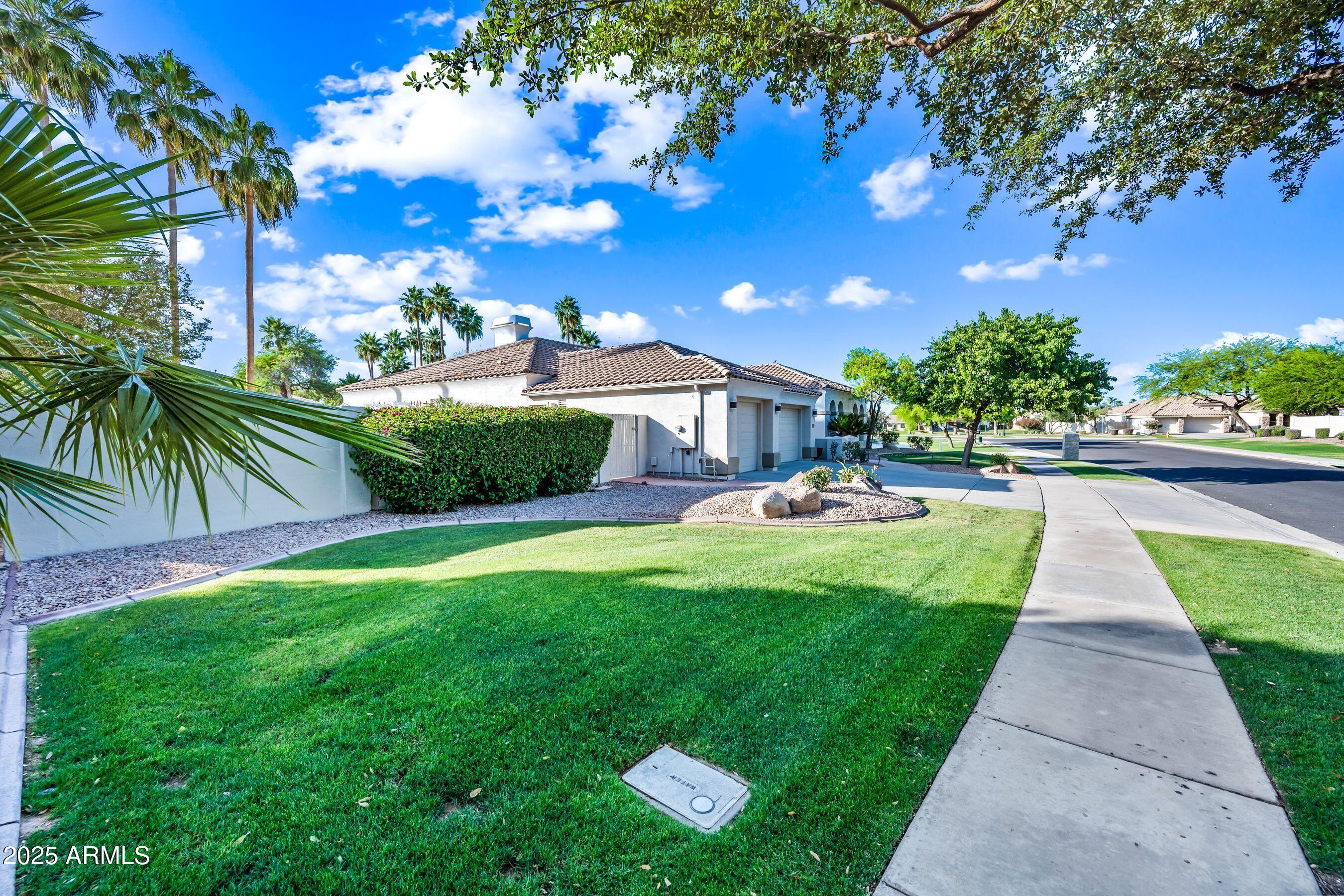 1724 W BLUE RIDGE Way