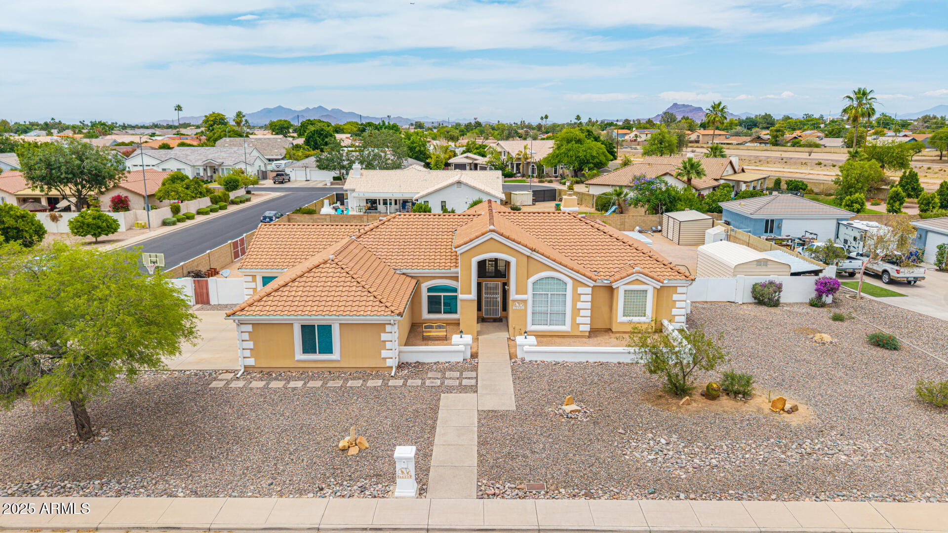4622 E ELLIS Circle
