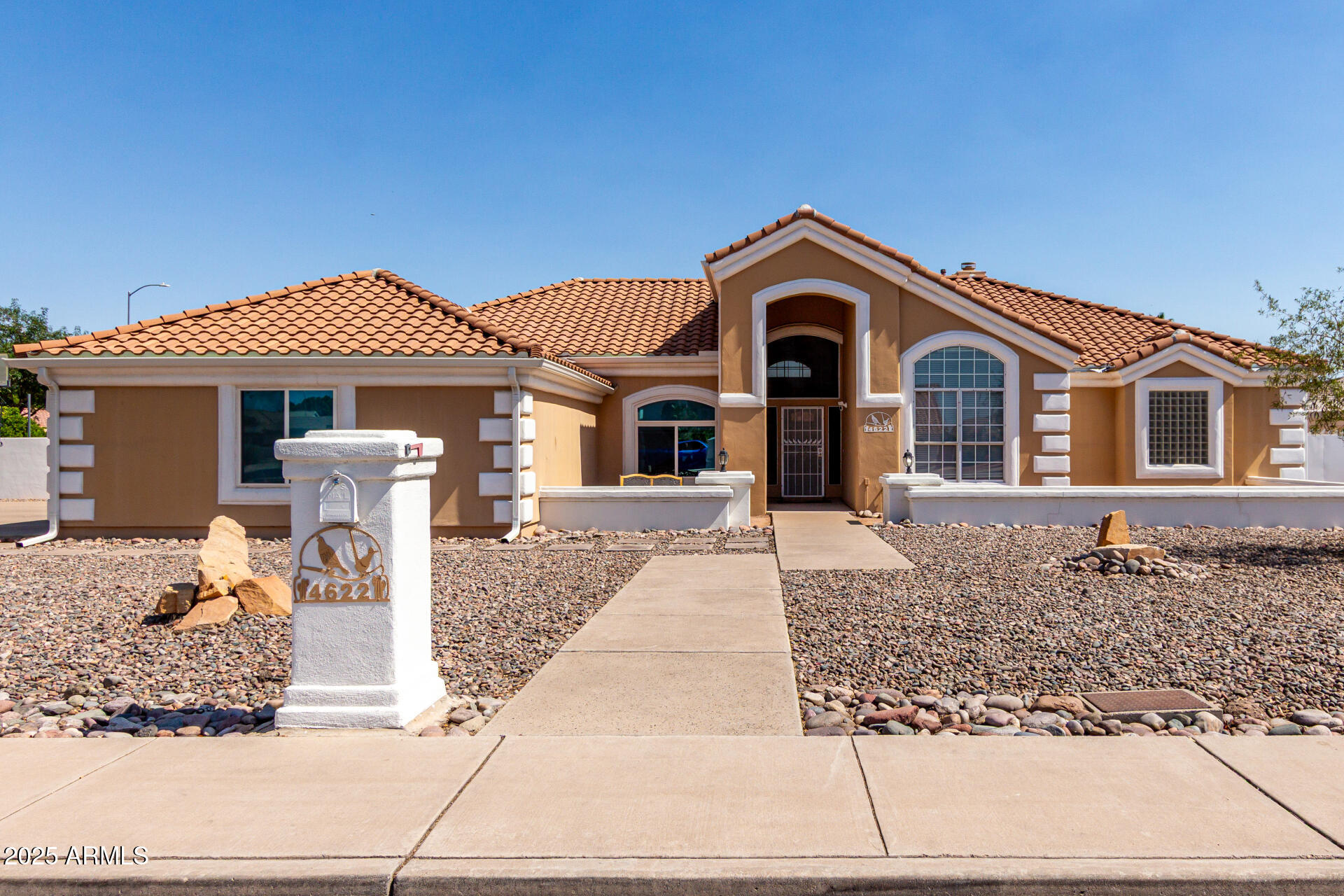 4622 E ELLIS Circle