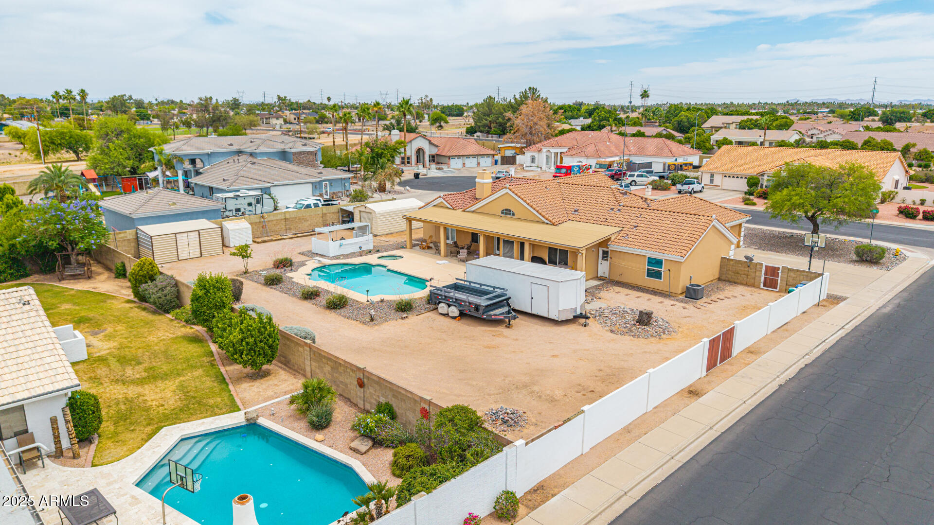 4622 E ELLIS Circle