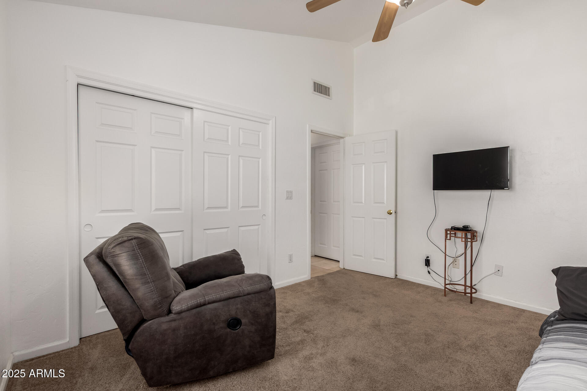 4622 E ELLIS Circle