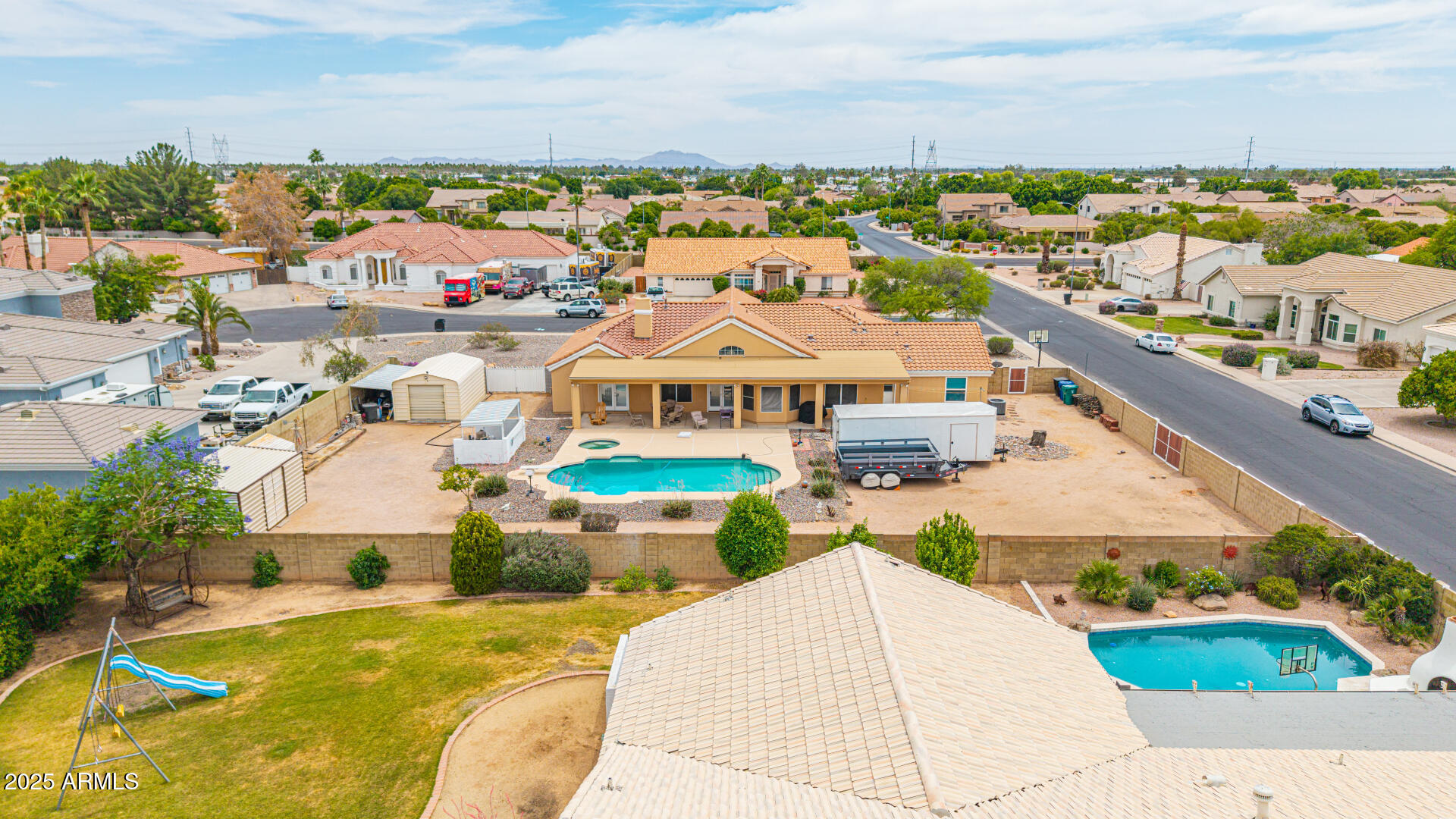 4622 E ELLIS Circle