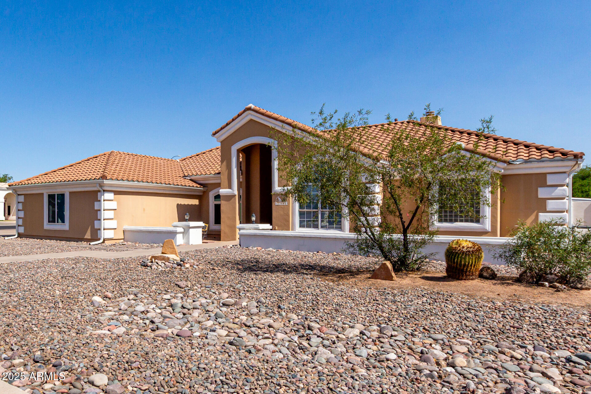 4622 E ELLIS Circle