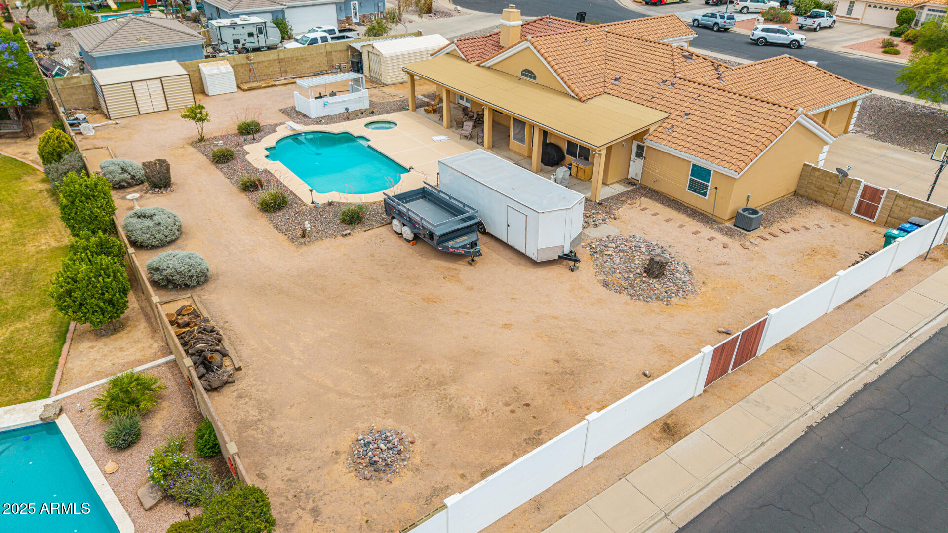 4622 E ELLIS Circle