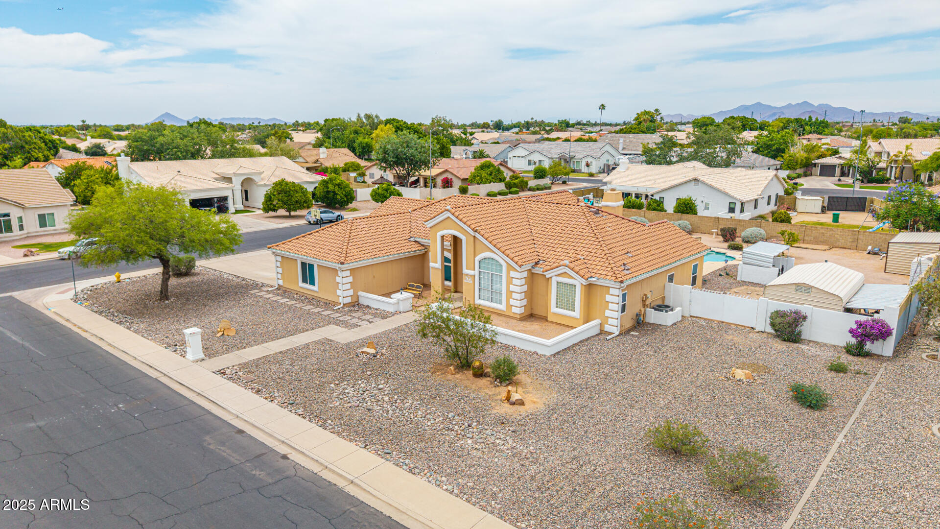 4622 E ELLIS Circle