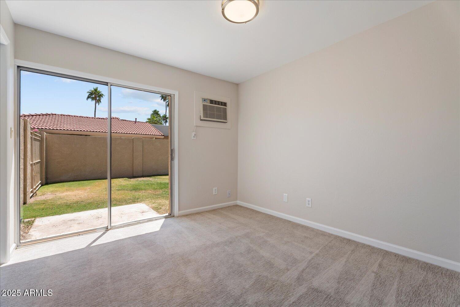 5313 E LAUREL Lane