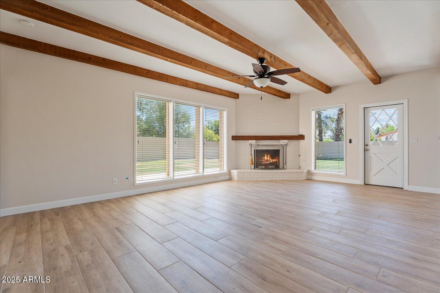 5313 E LAUREL Lane