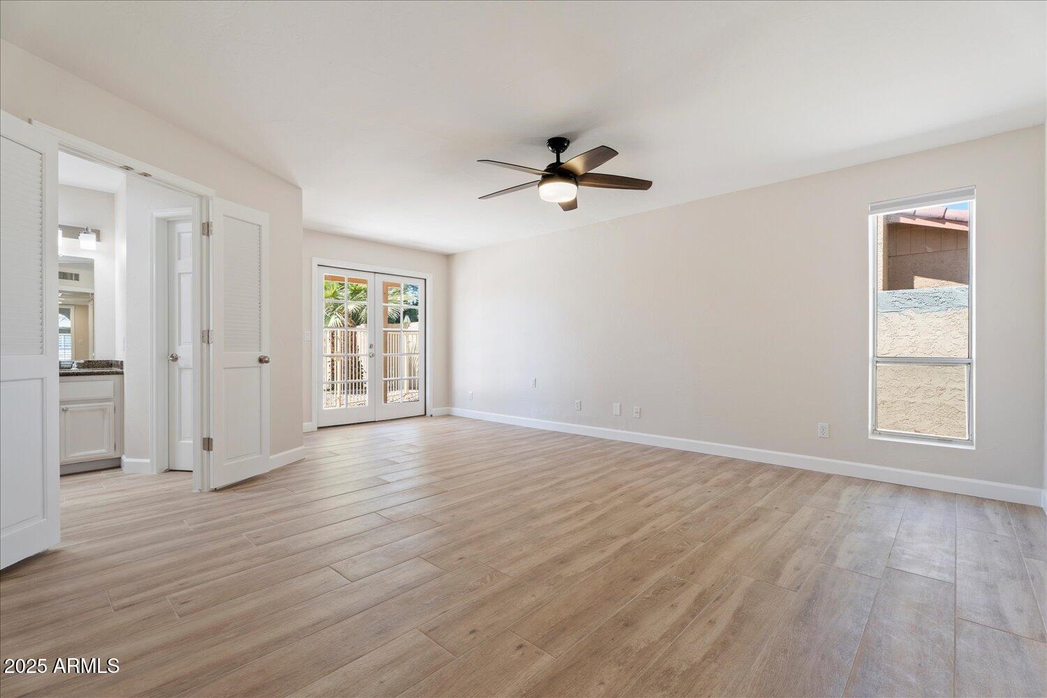 5313 E LAUREL Lane