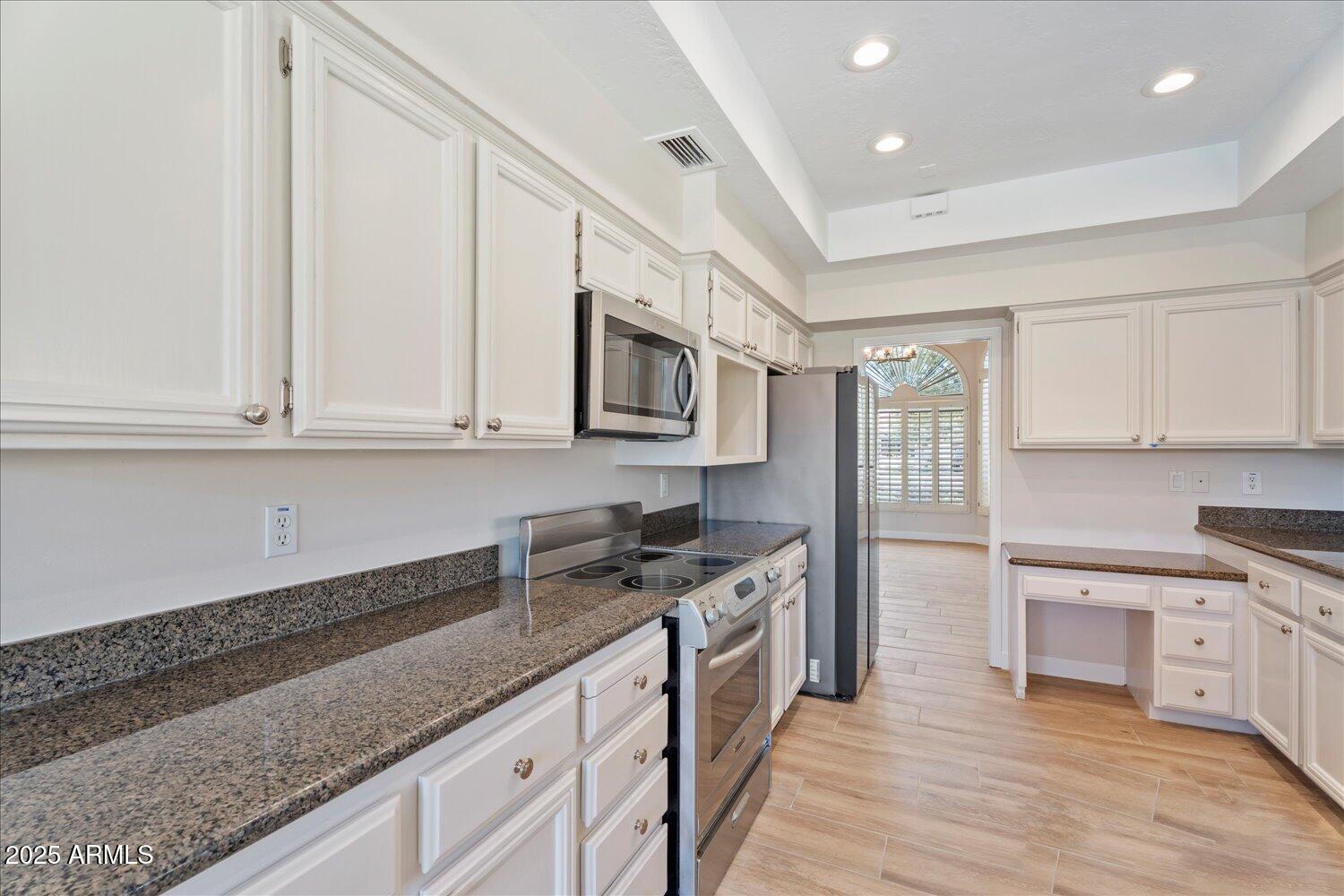 5313 E LAUREL Lane