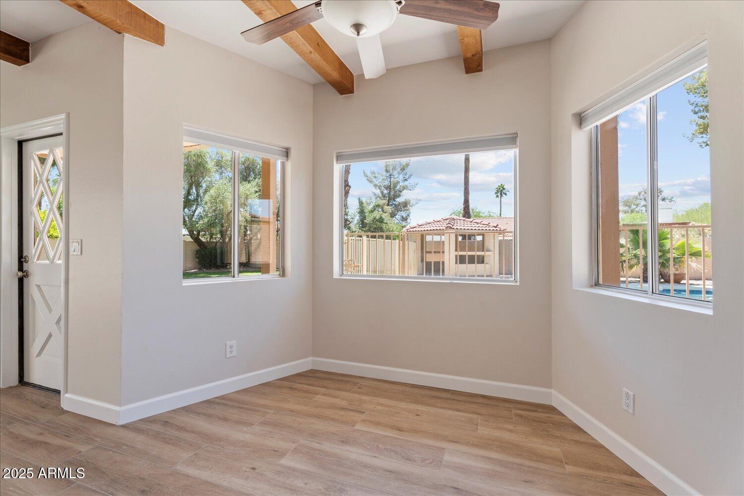 5313 E LAUREL Lane