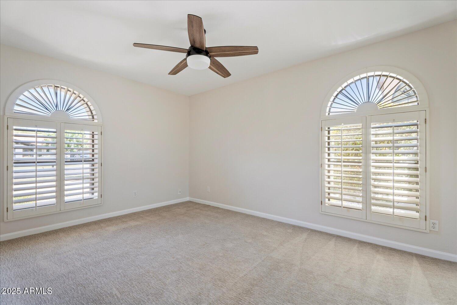 5313 E LAUREL Lane