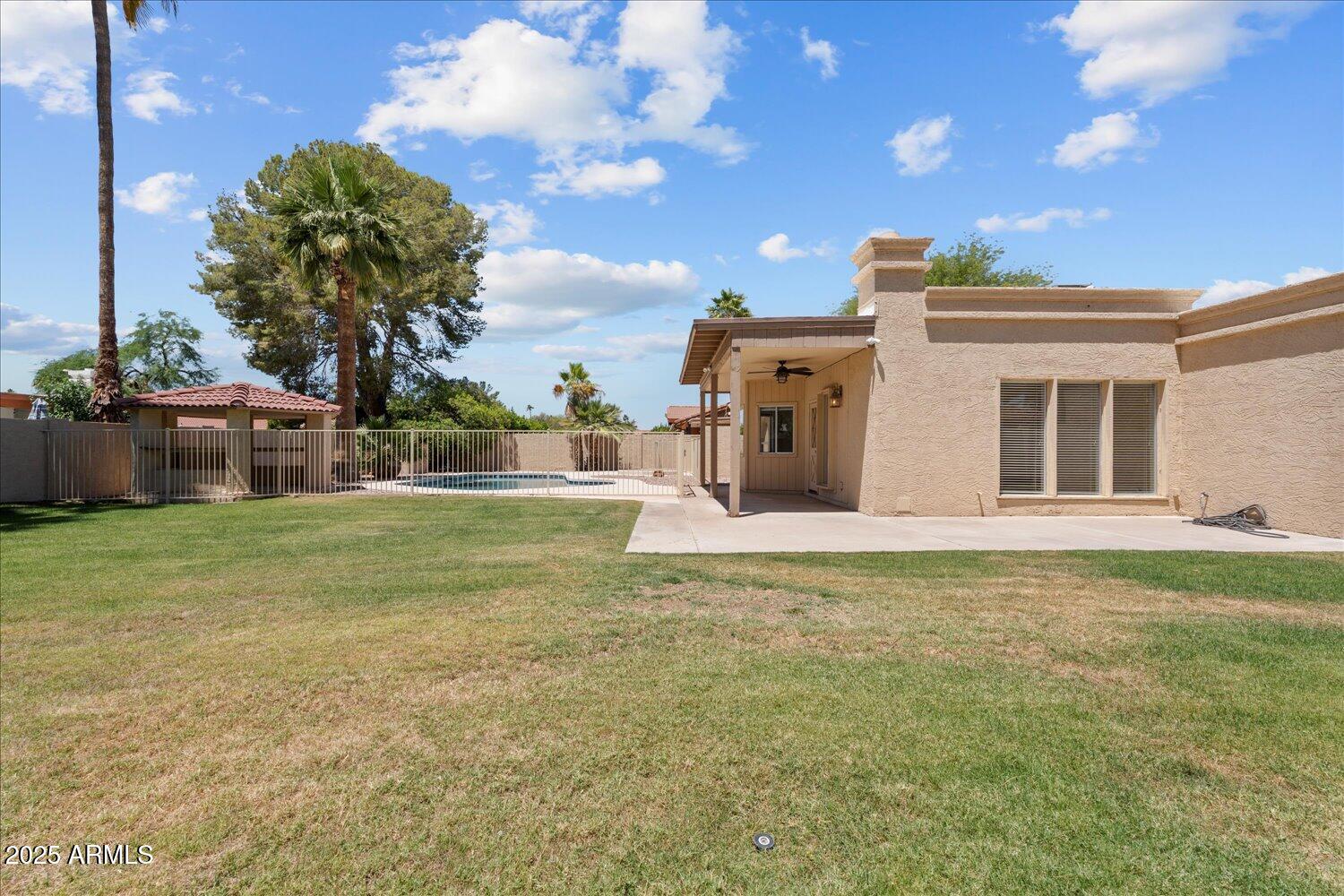 5313 E LAUREL Lane