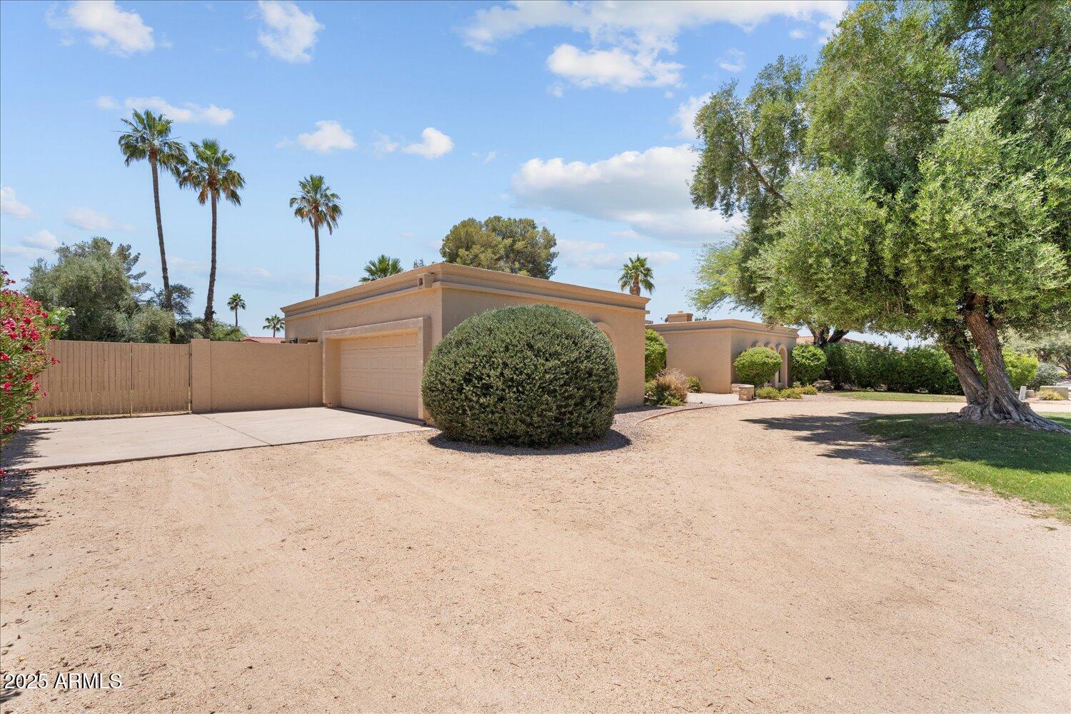 5313 E LAUREL Lane