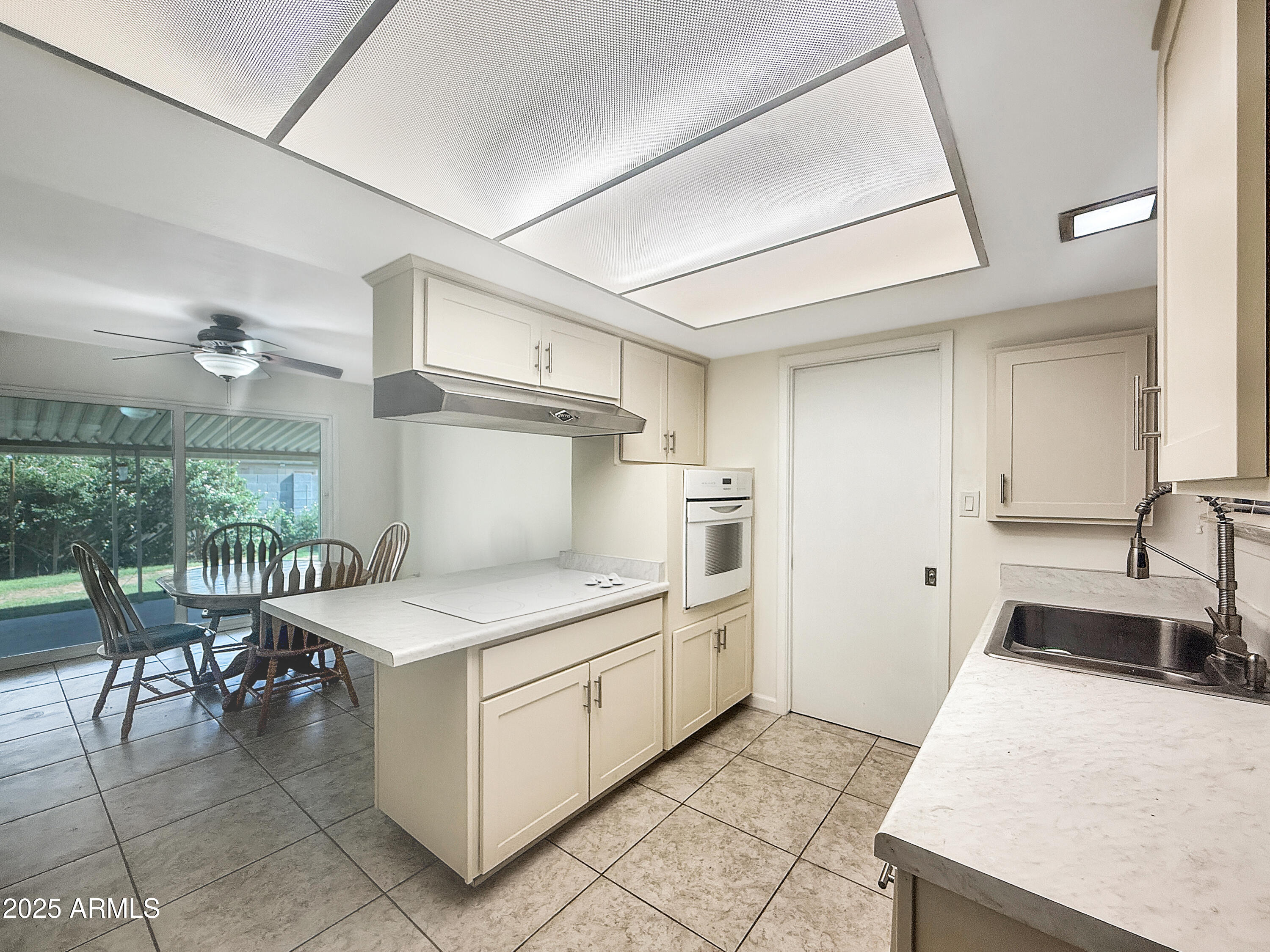4533 W CAVALIER Drive