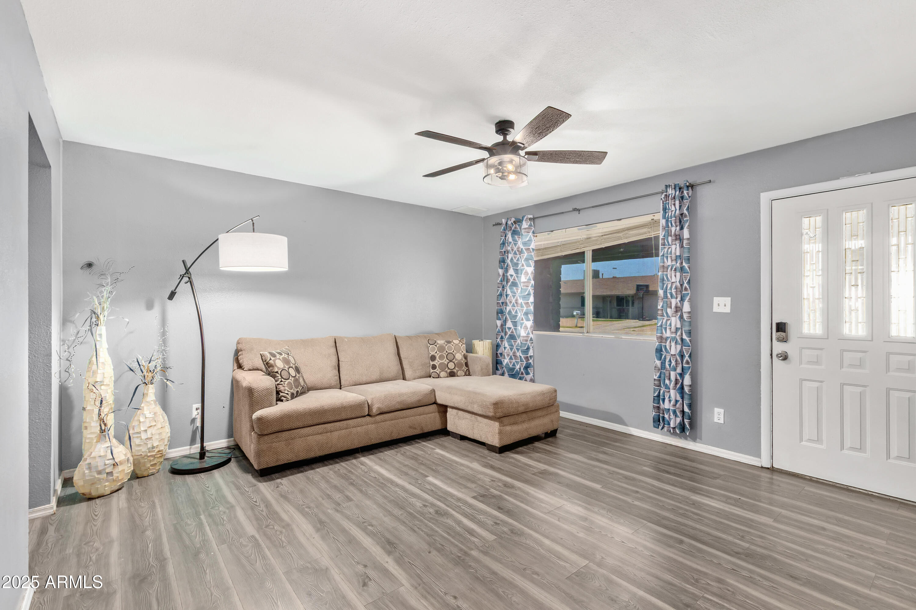 3723 W COLUMBINE Drive