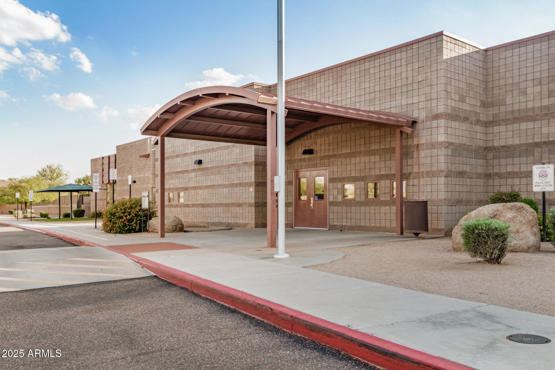 4453 S HUACHUCA Way