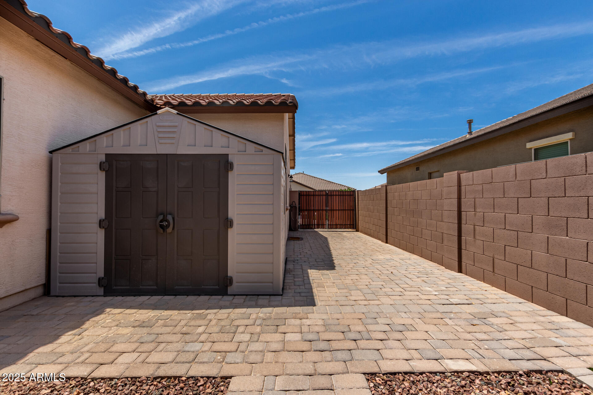 682 W GUM TREE Avenue