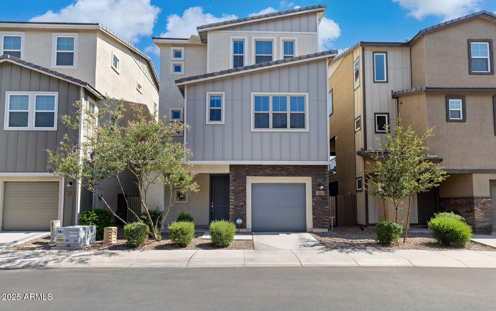 663 W FLINTLOCK Way