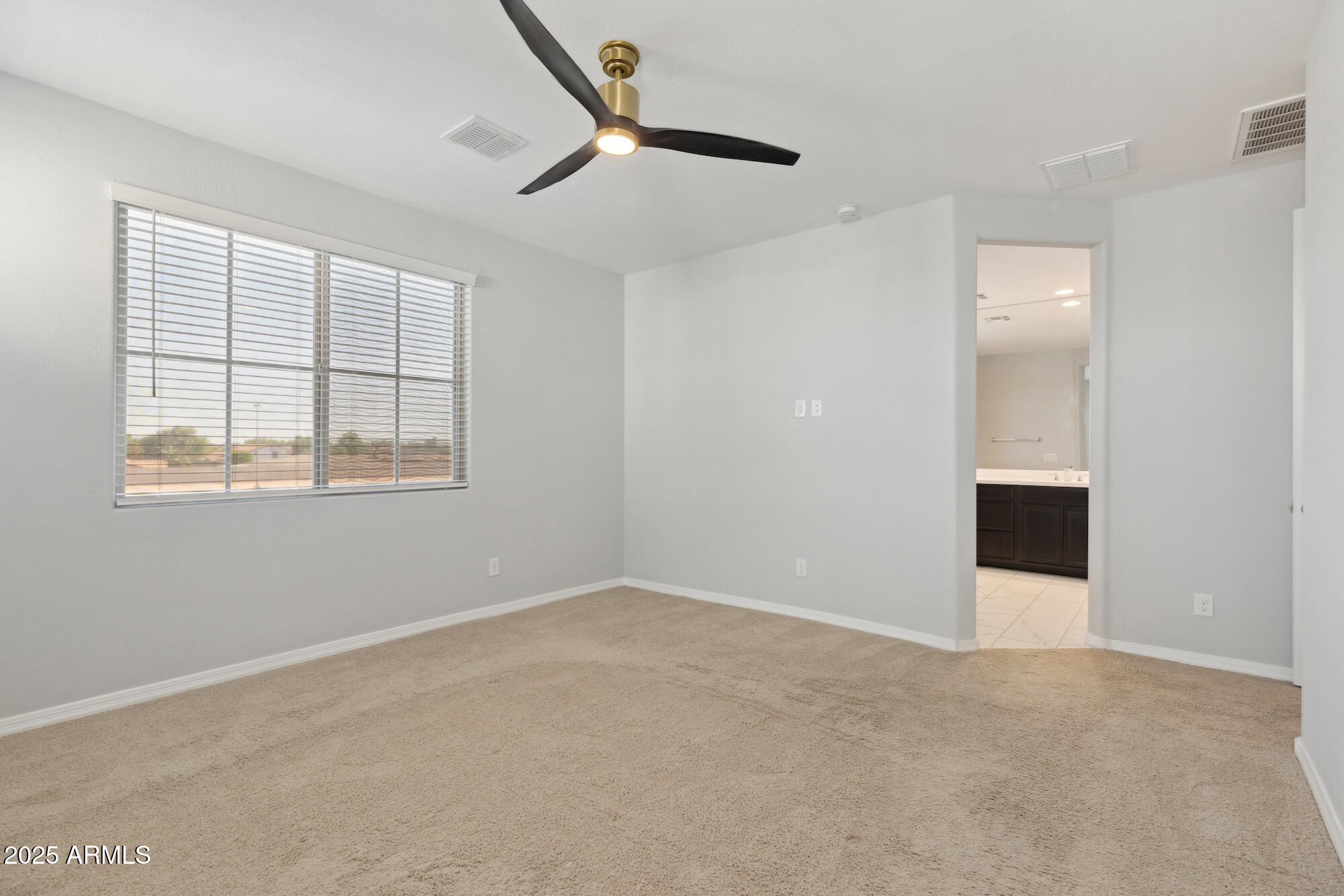 663 W FLINTLOCK Way