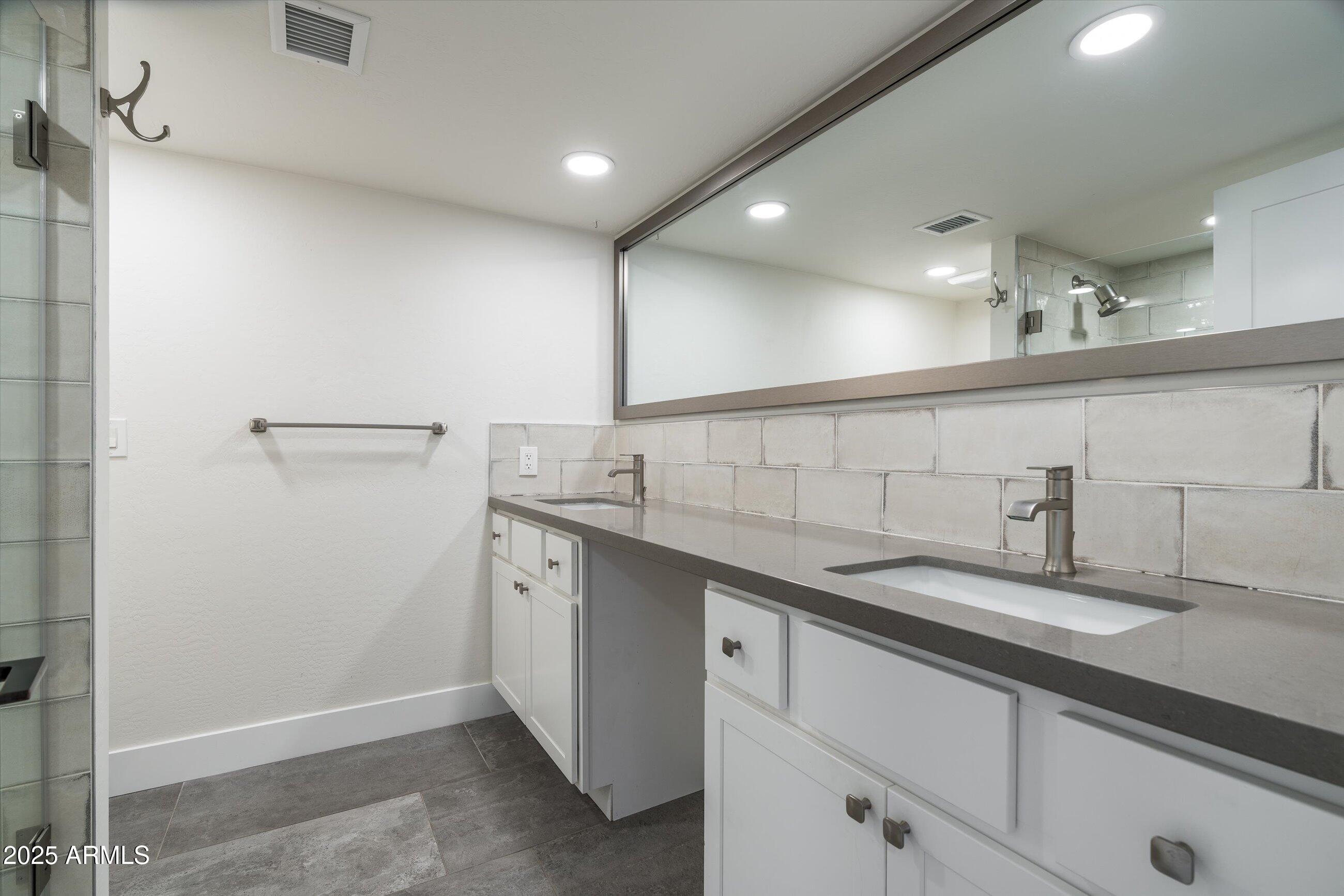 4434 E CAMELBACK Road, 132