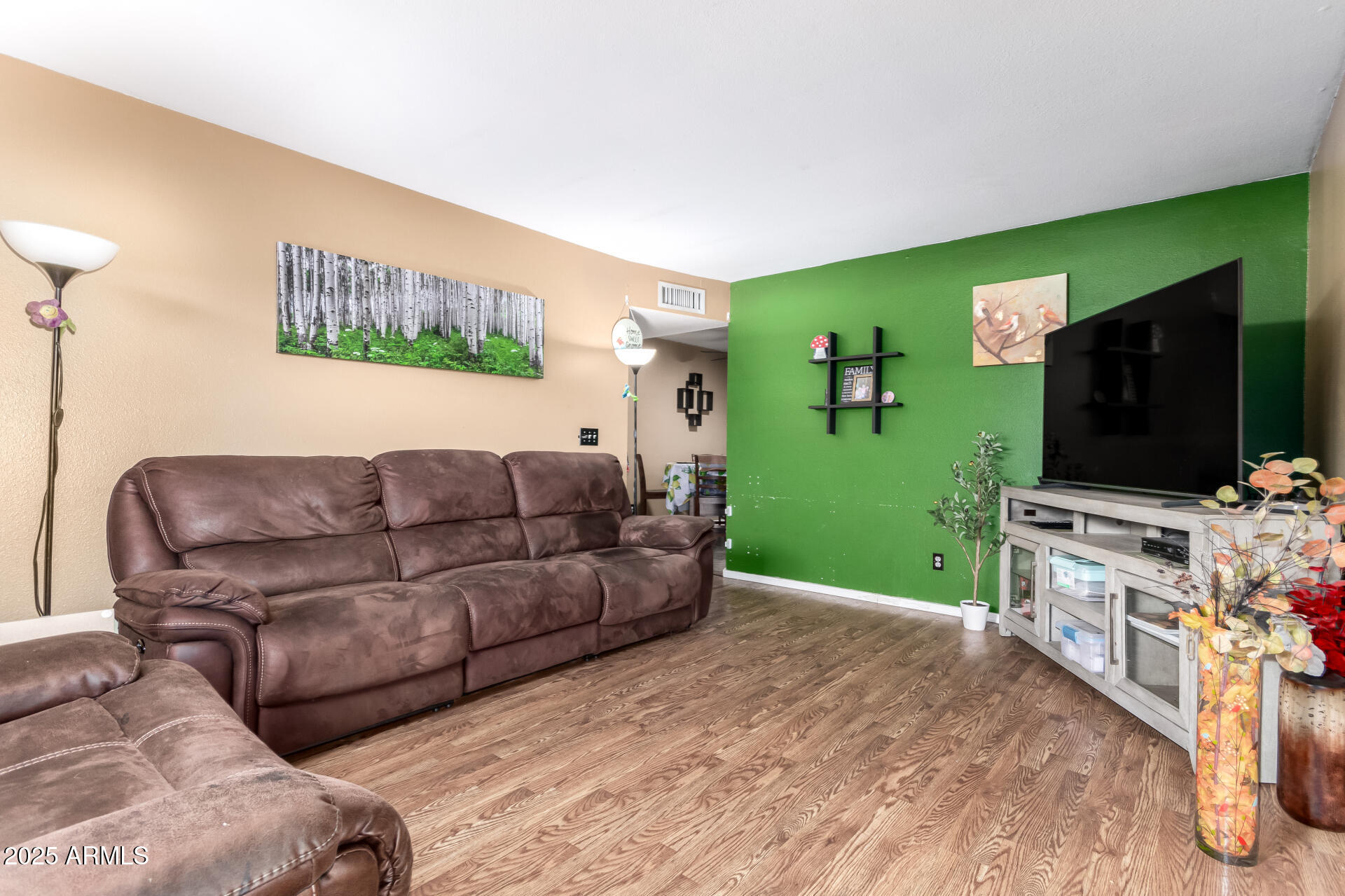 1807 E JAMAICA Avenue