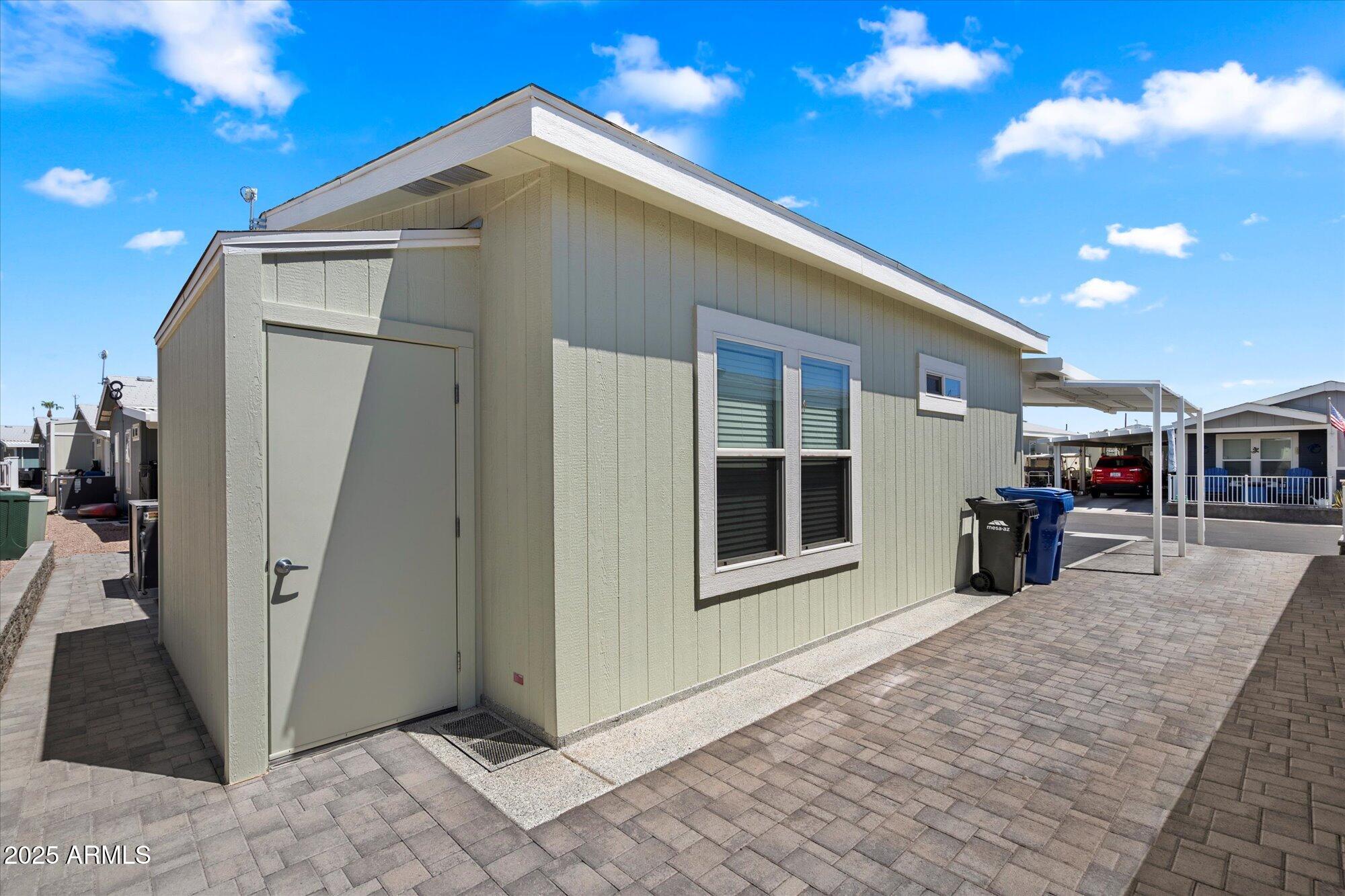 650 N Hawes Road, 3424