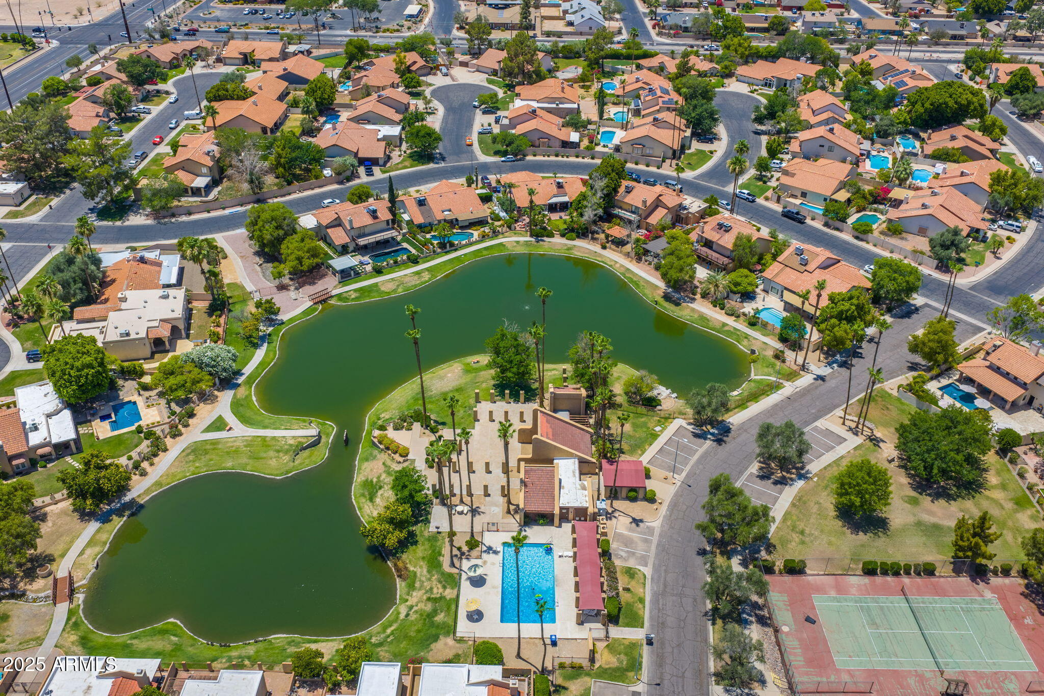 1338 E GREENWAY Circle