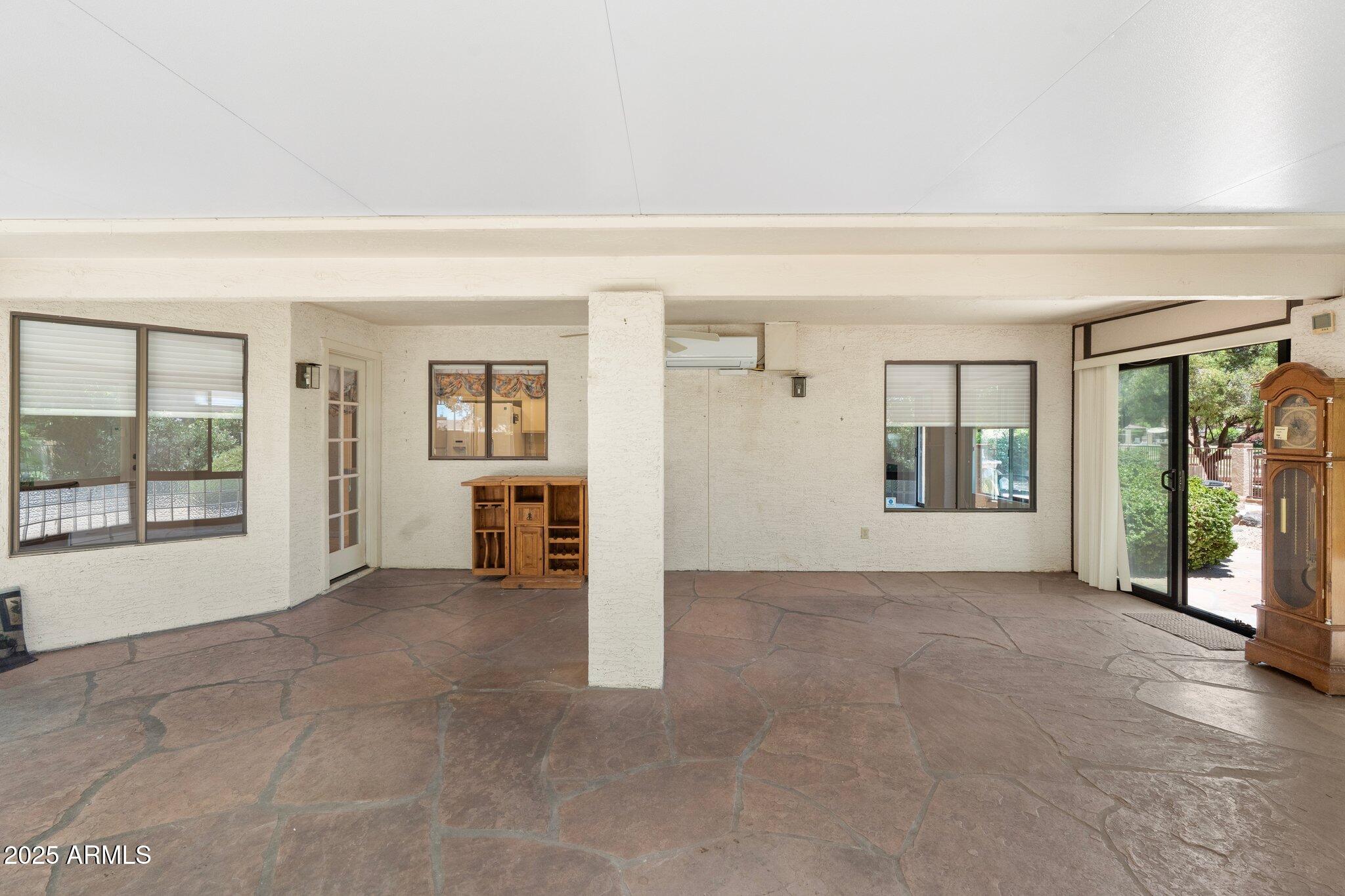 1338 E GREENWAY Circle