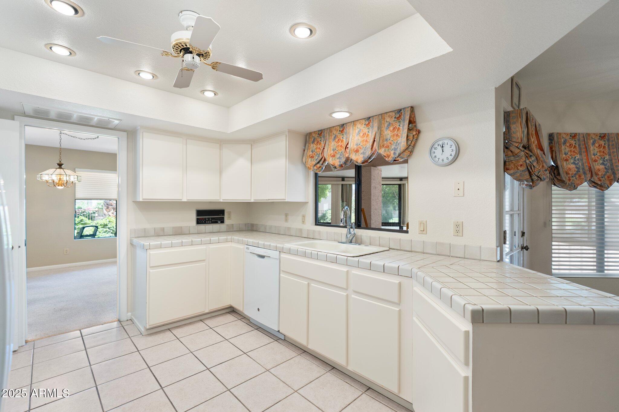 1338 E GREENWAY Circle