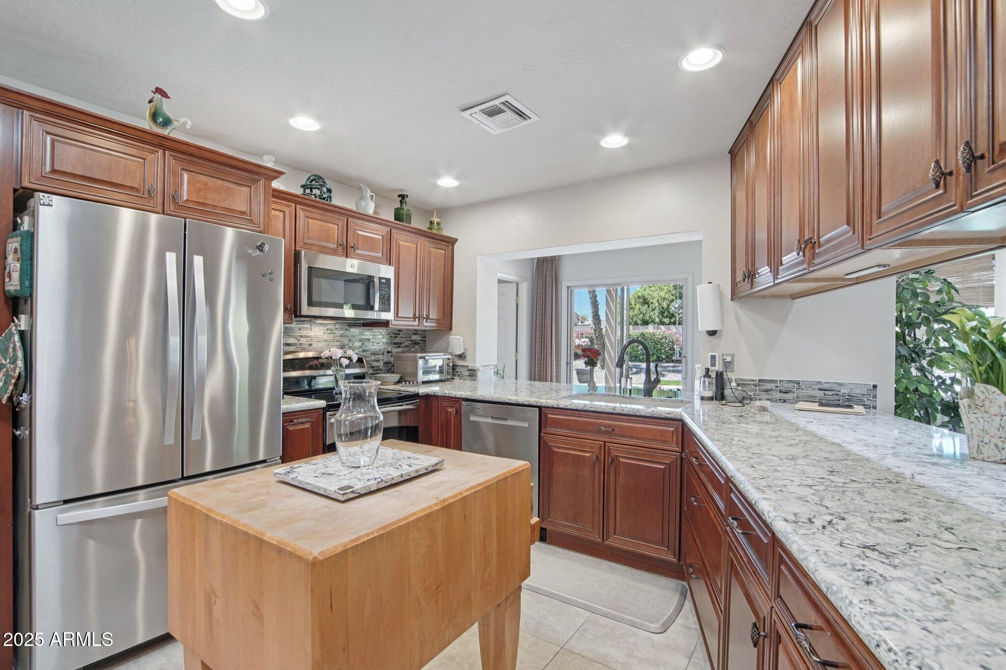 5410 E POINSETTIA Drive