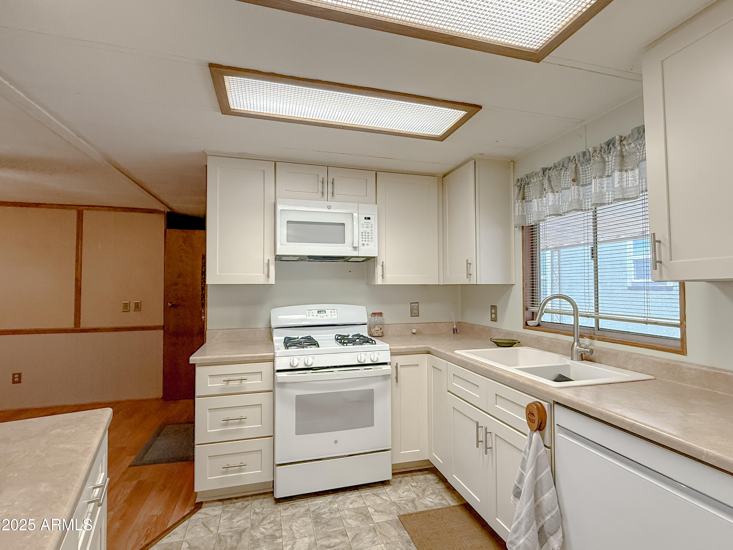 2701 E ALLRED Avenue, 171