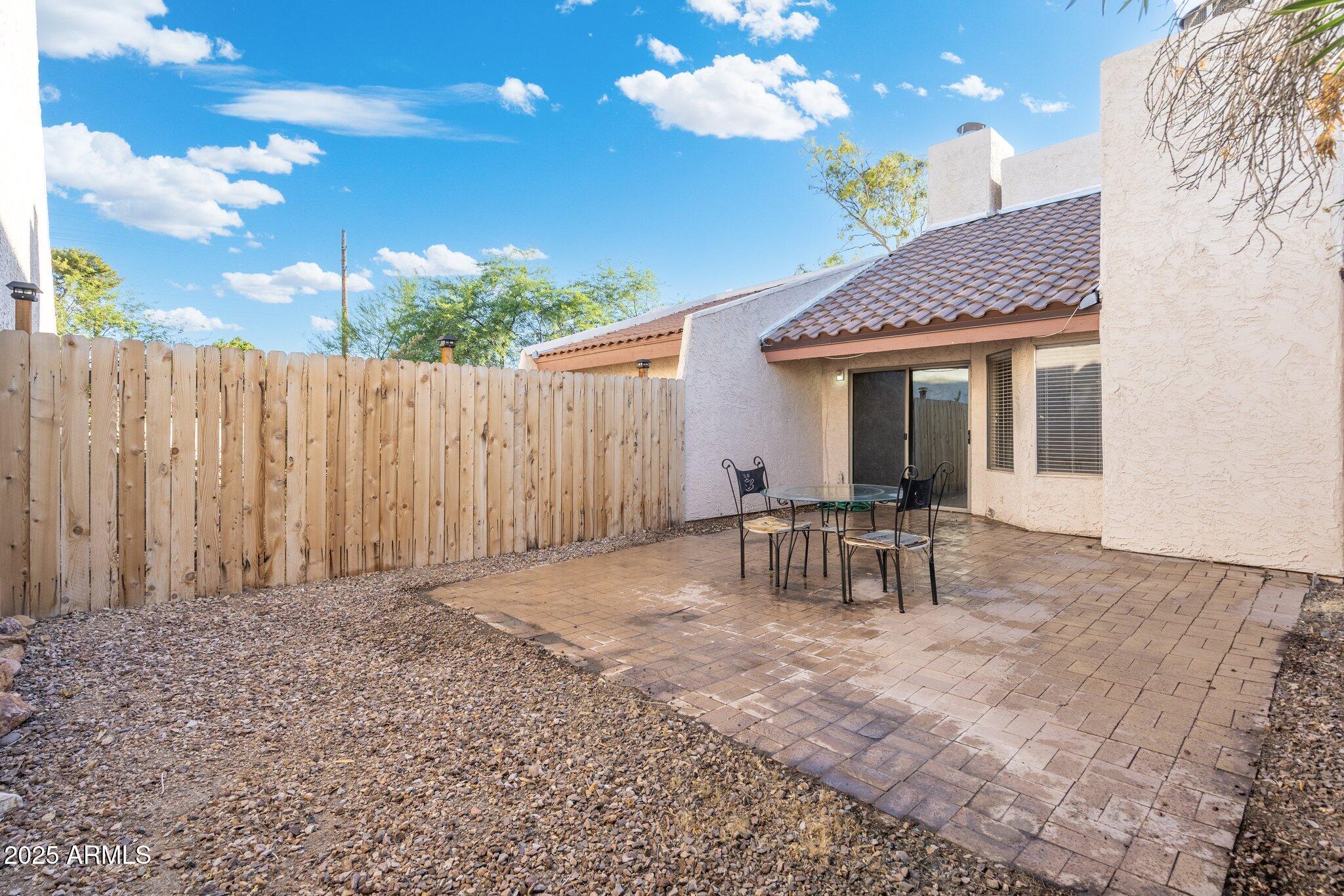 1913 S RIVER Drive