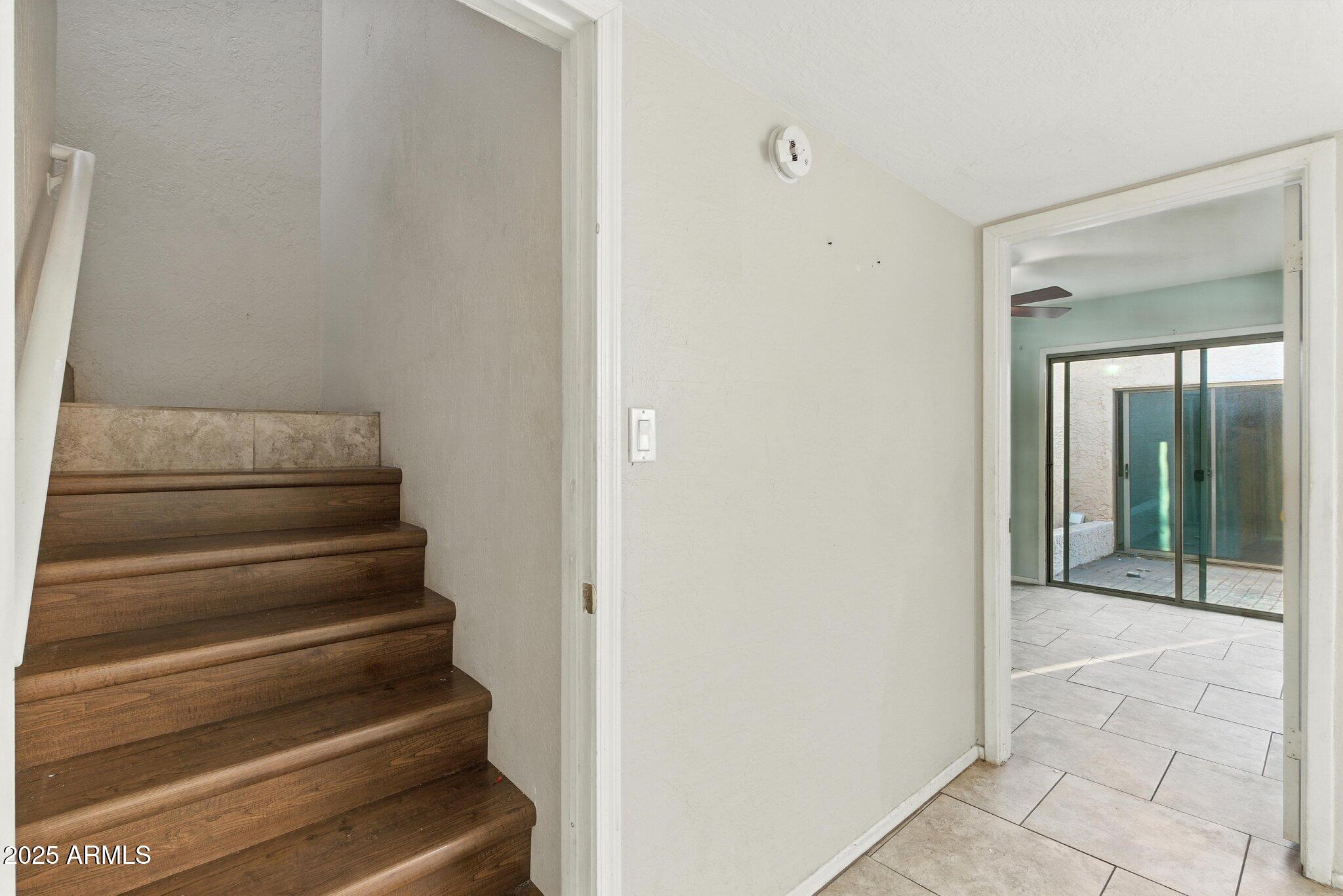 1913 S RIVER Drive