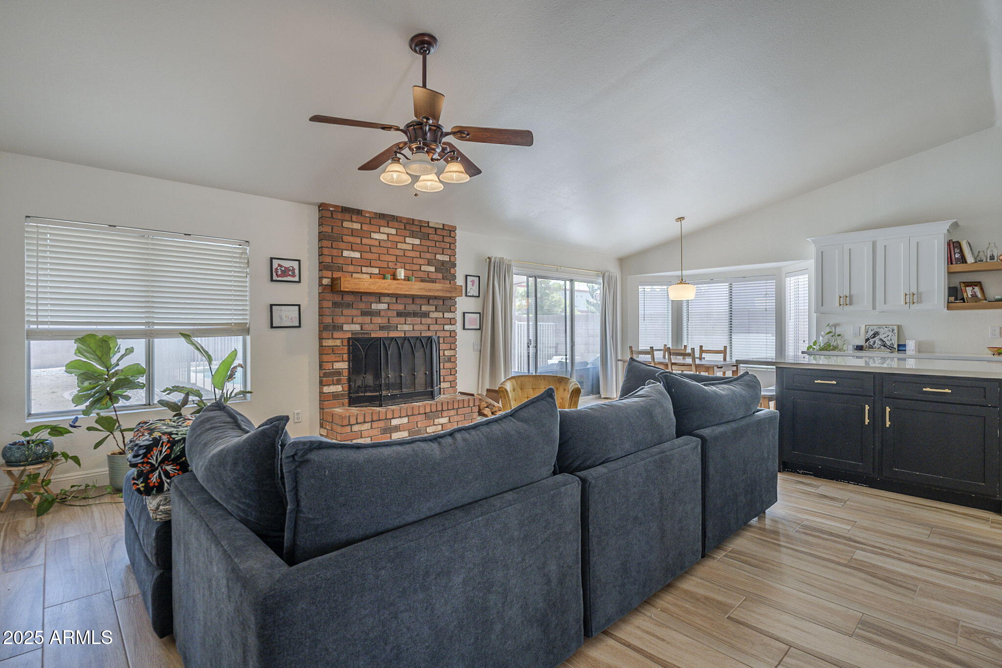 5919 W BLACKHAWK Drive