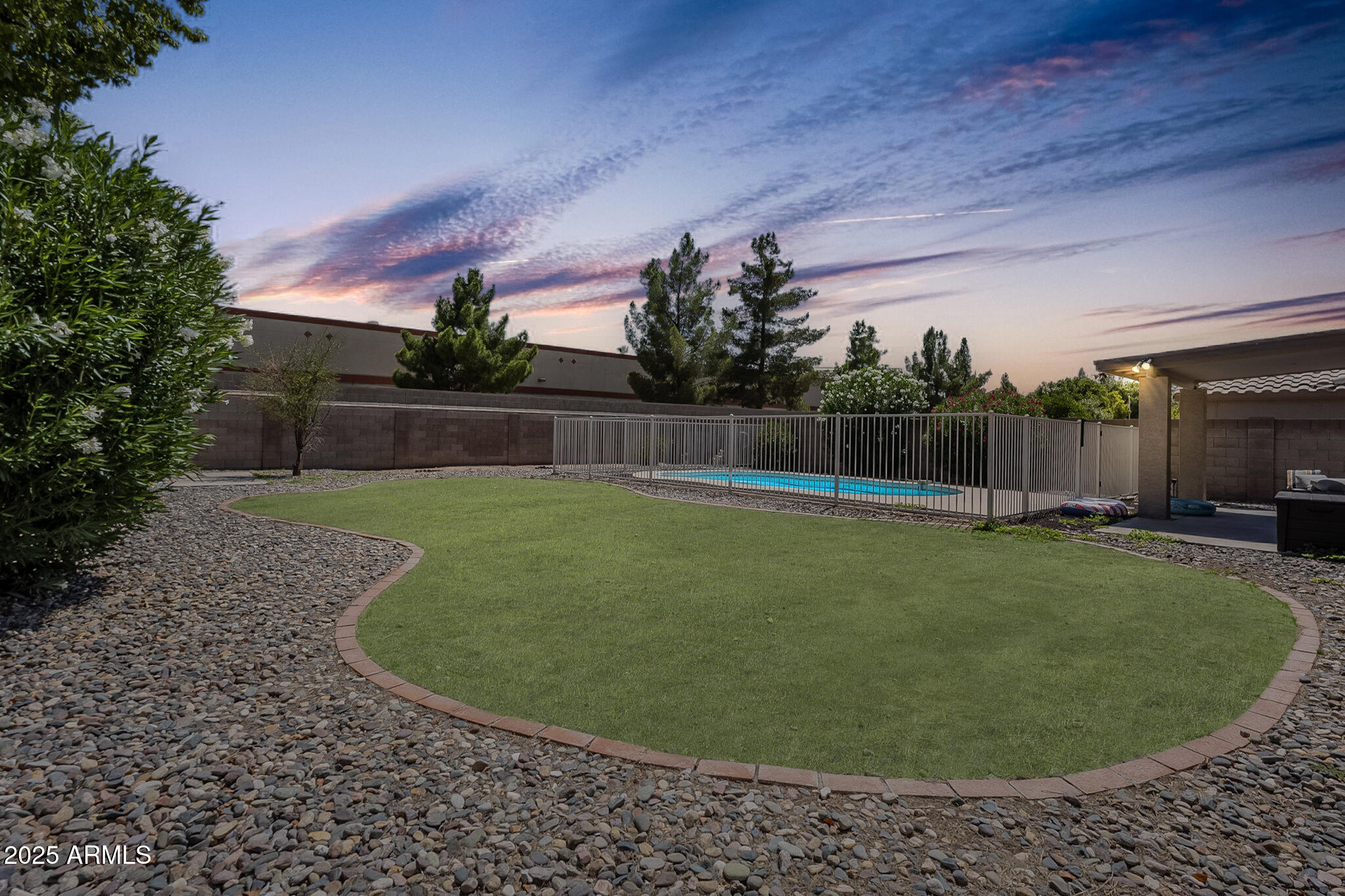 5919 W BLACKHAWK Drive