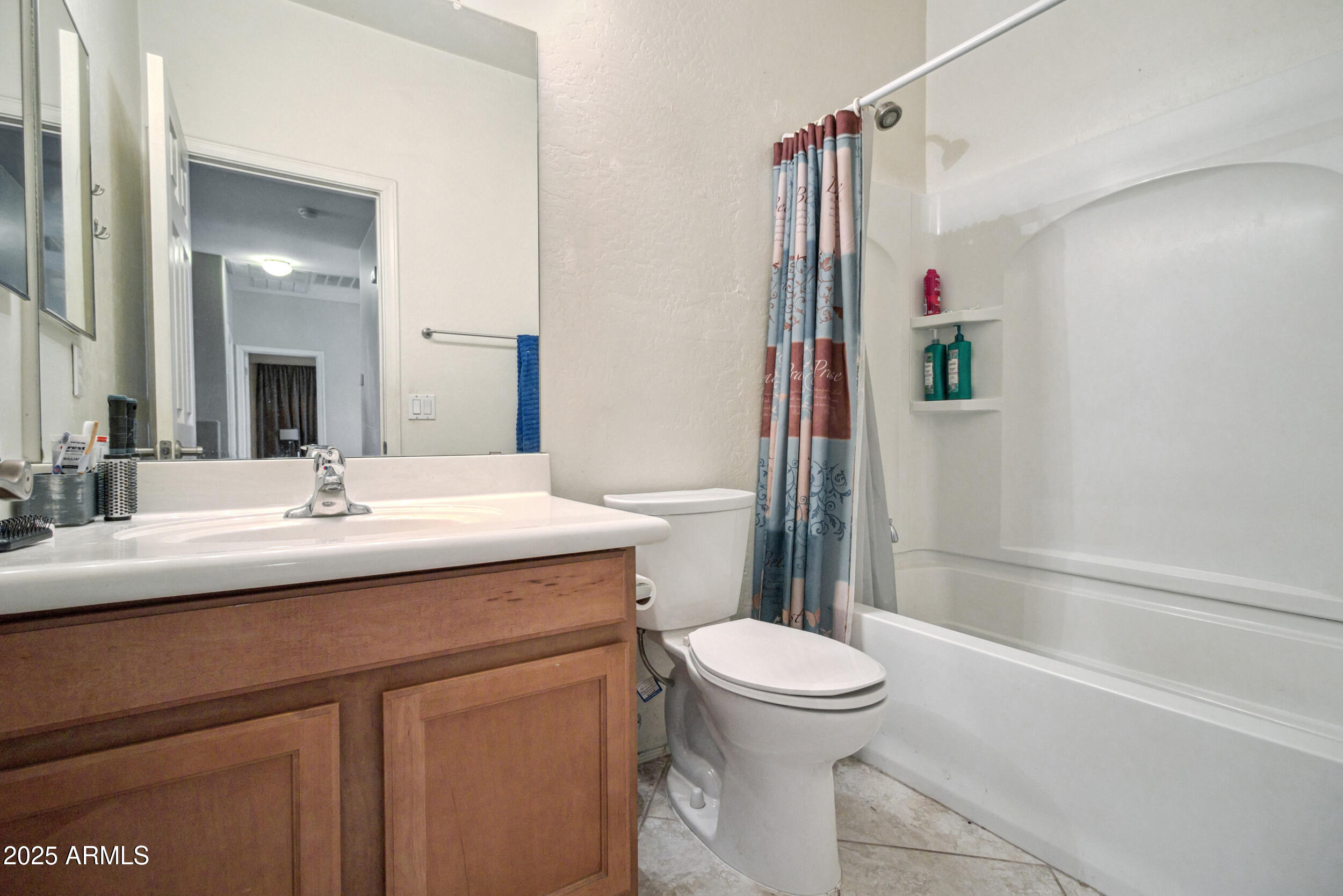 9912 W ILLINI Street