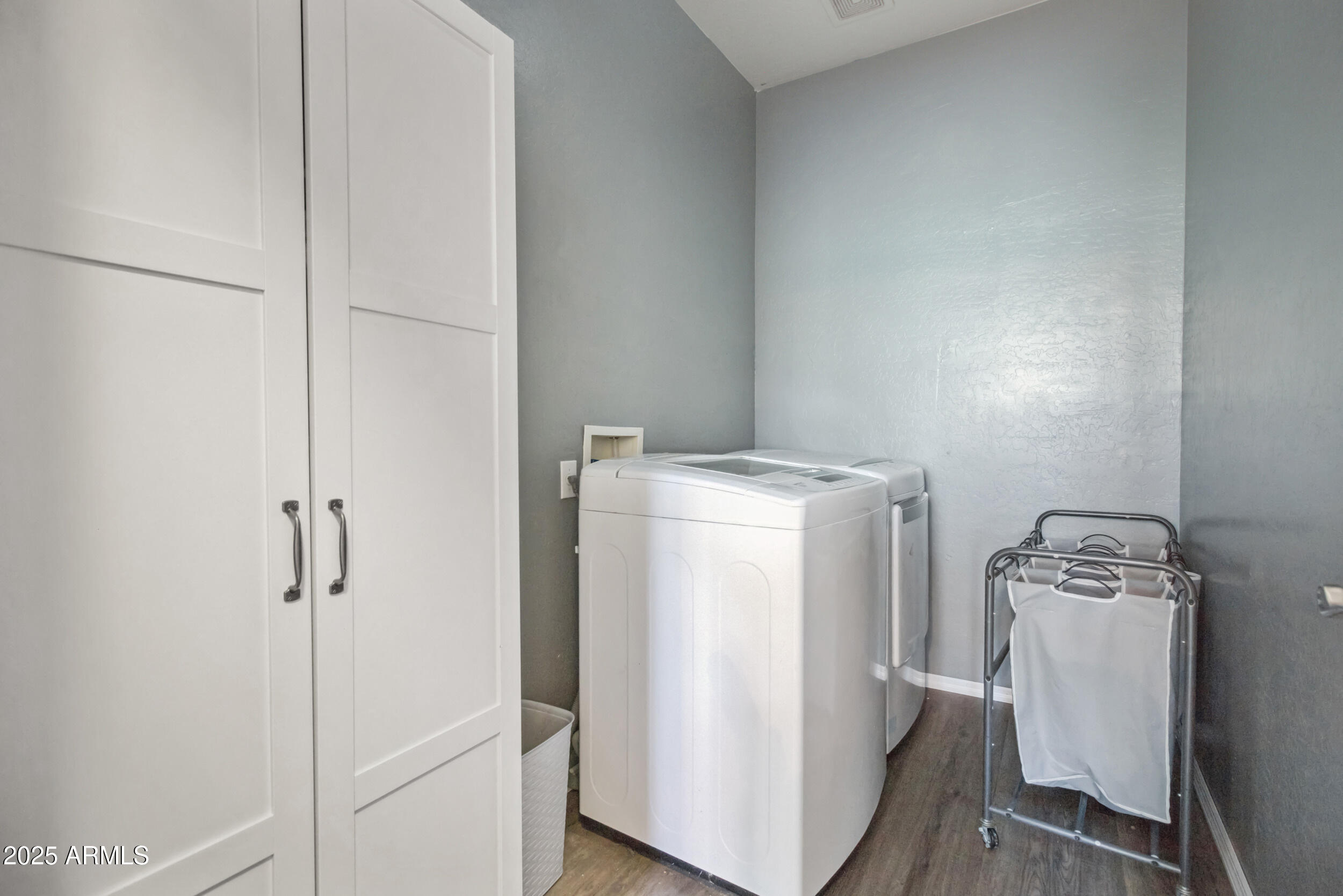 9912 W ILLINI Street