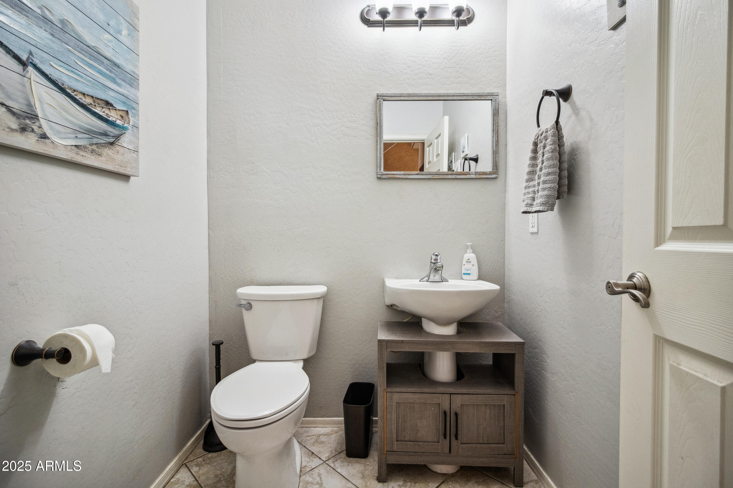 9912 W ILLINI Street