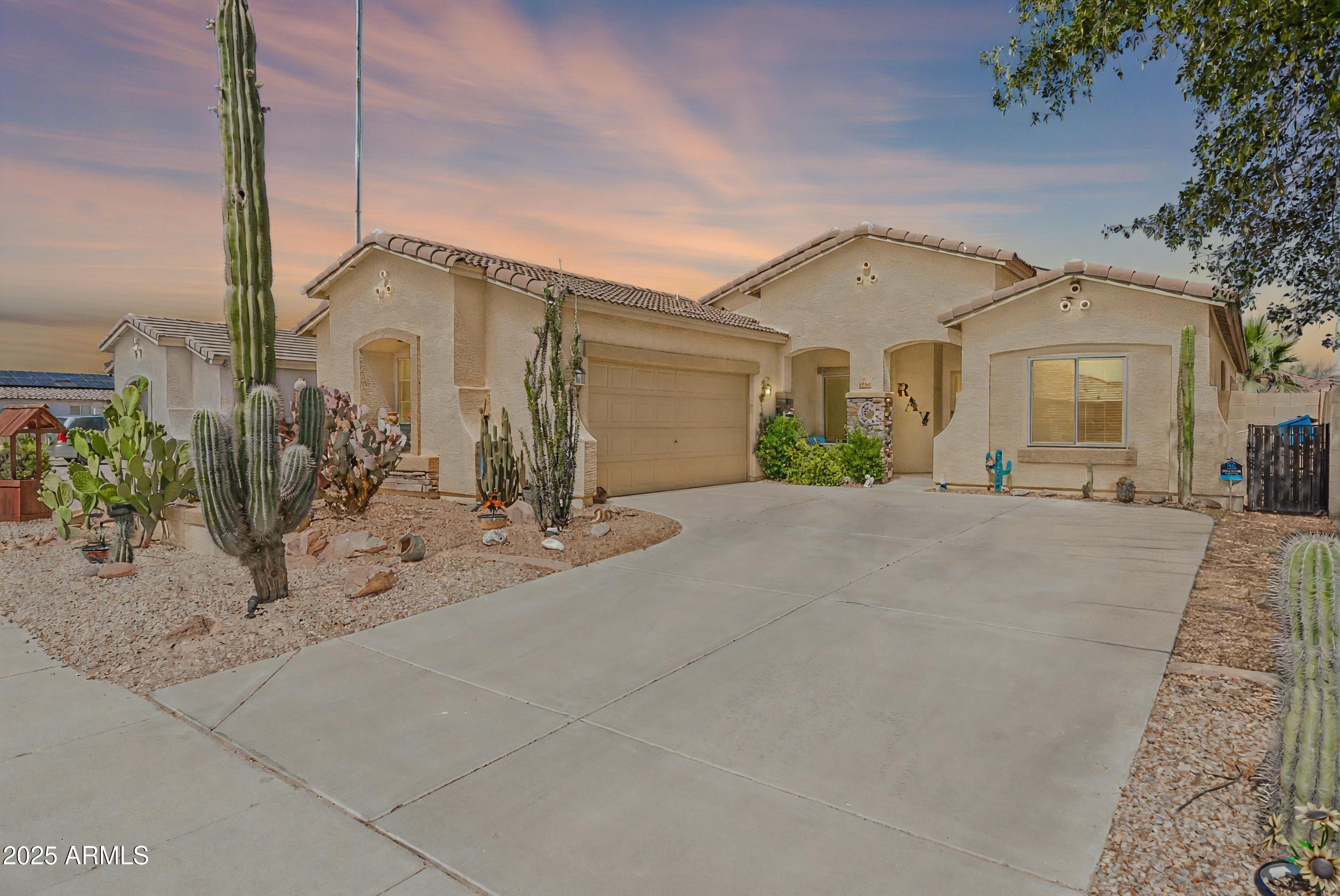 1944 N LORETTA Place